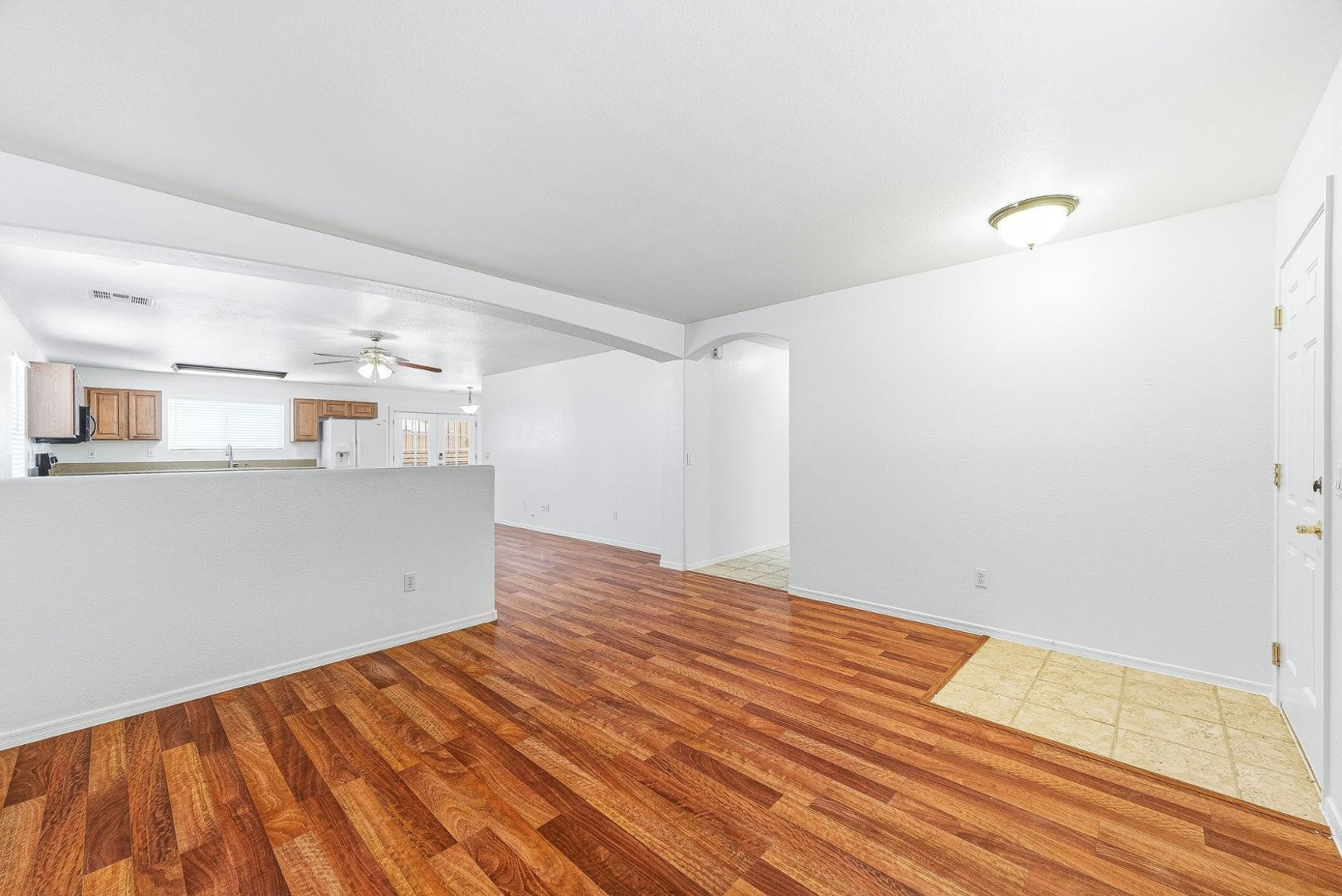 2899 W White Canyon Road