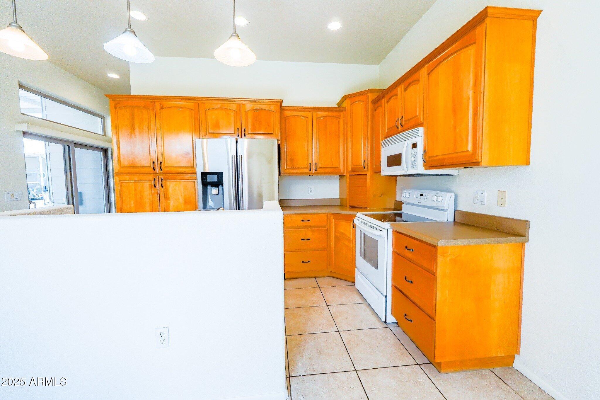 17200 W BELL Road 1041