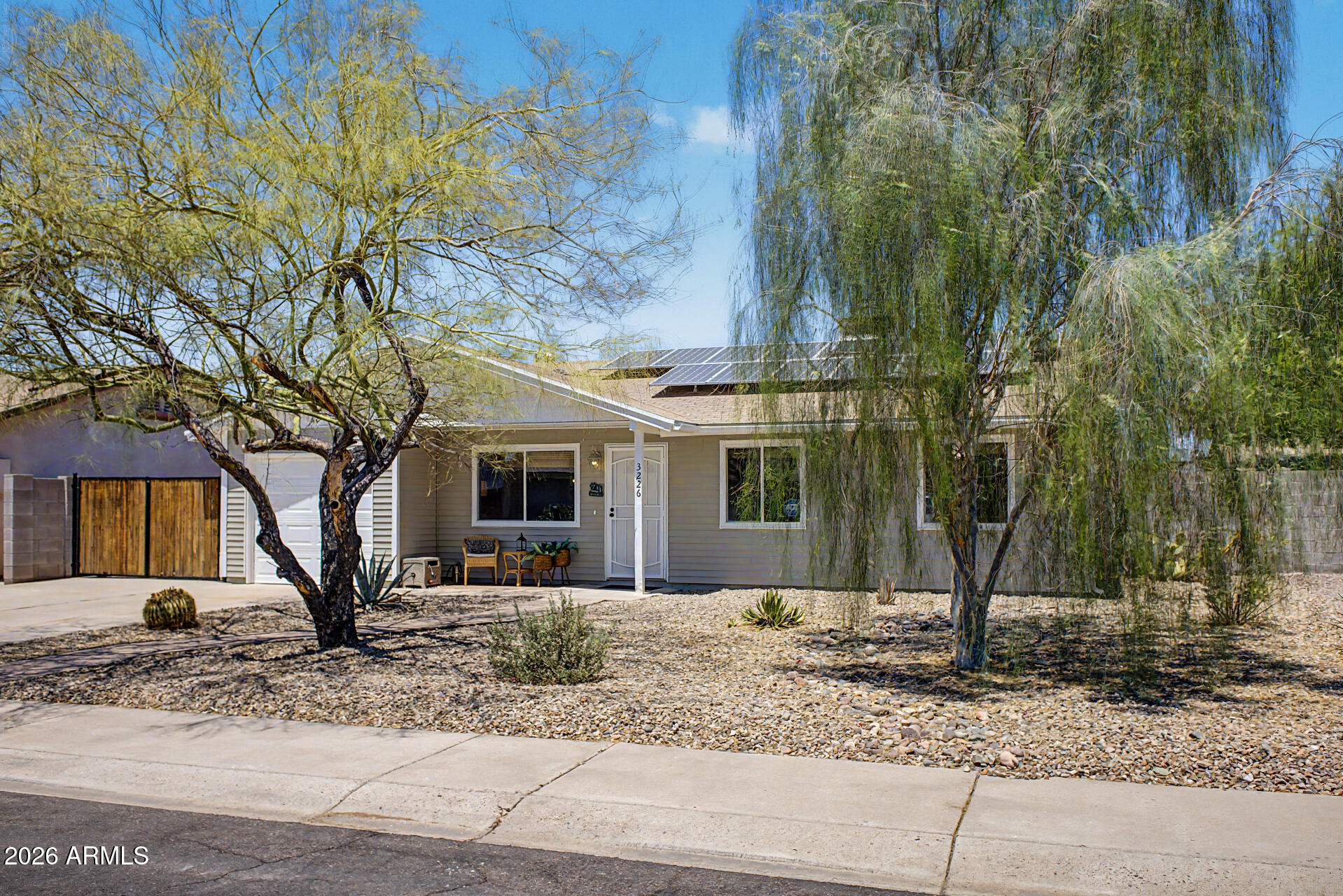 3226 W MICHELLE Drive