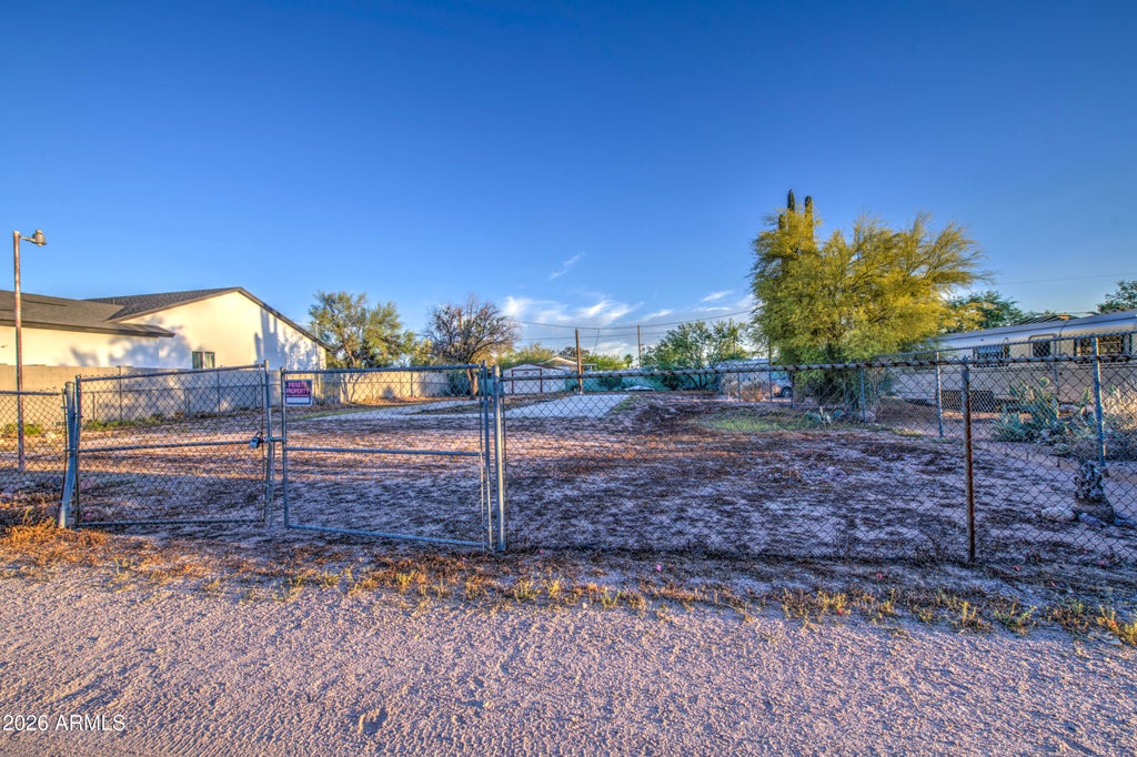 Photo of 951 N Warner Drive #NA, Apache Junction, AZ 85120 (MLS # 7073902)