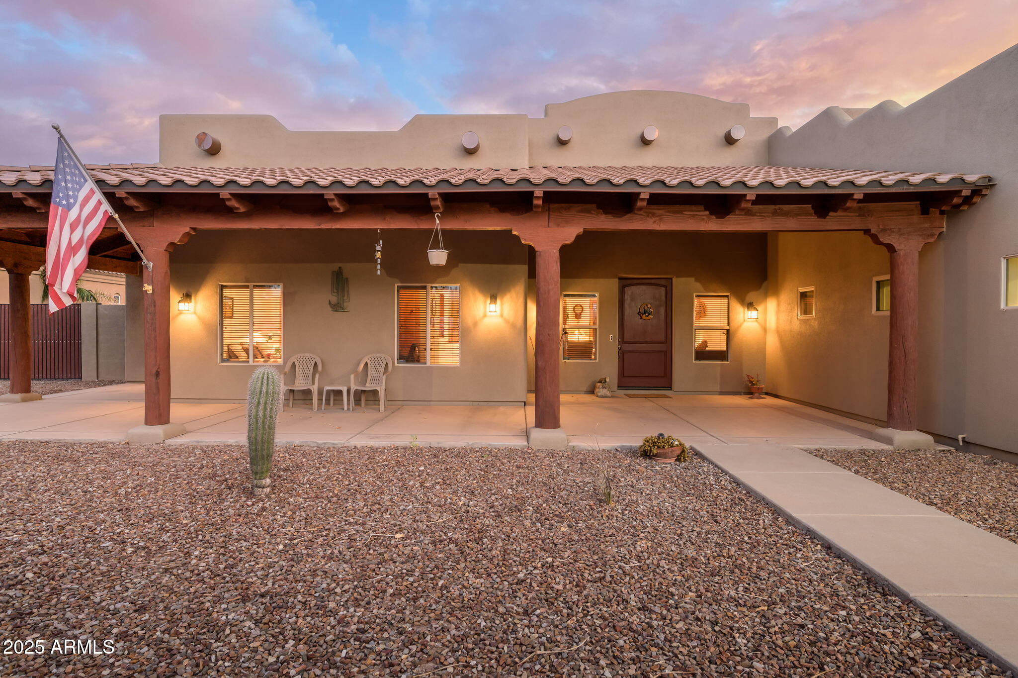 2423 E Arrowhead Trail