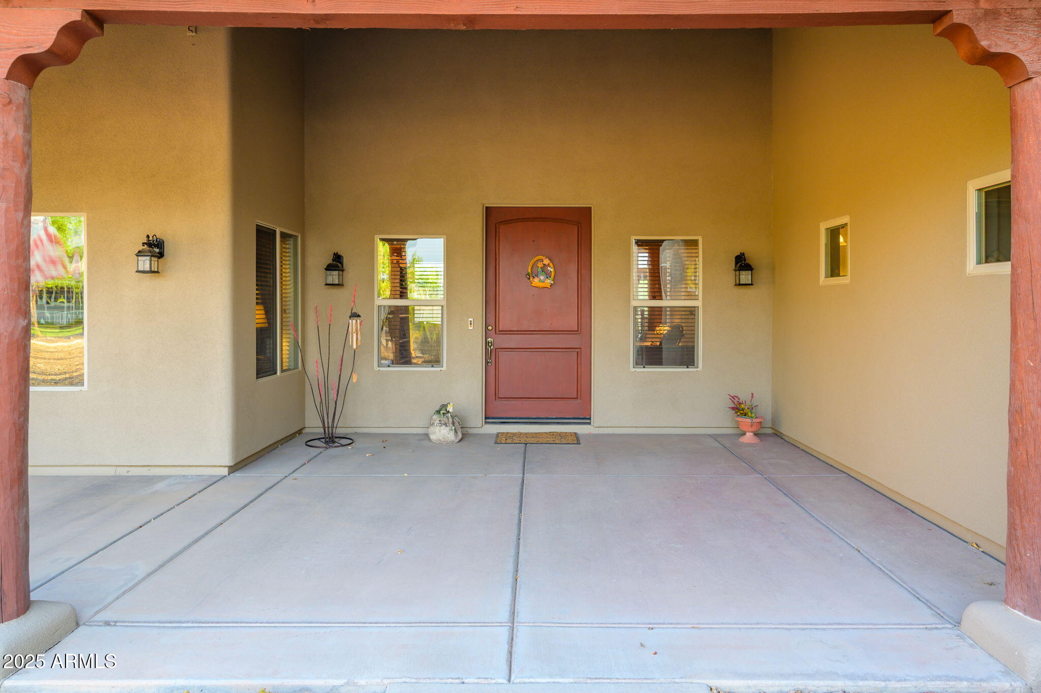2423 E Arrowhead Trail
