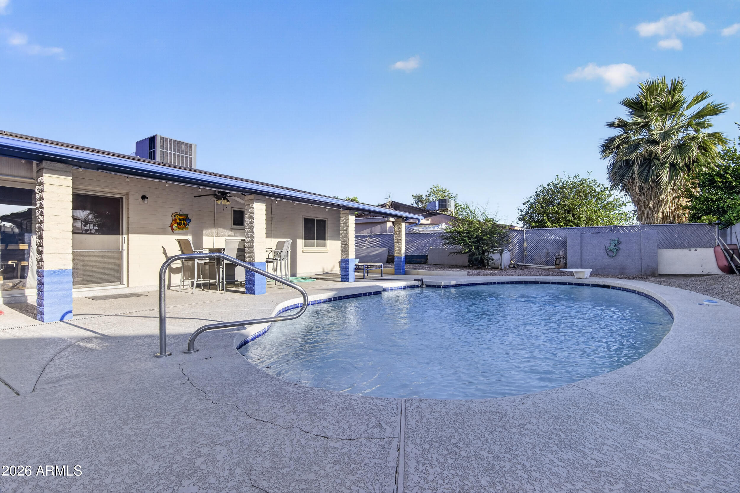 1859 E FARMDALE Avenue