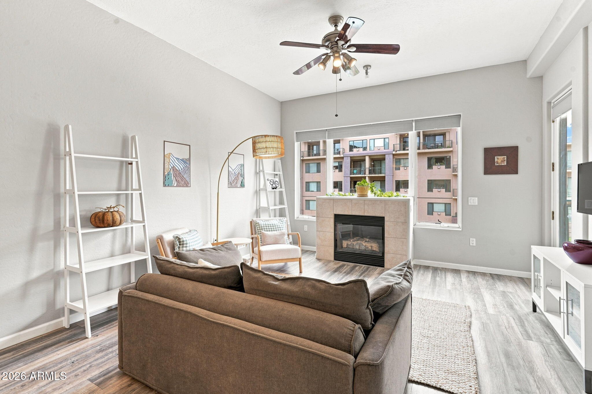 17 W VERNON Avenue 409