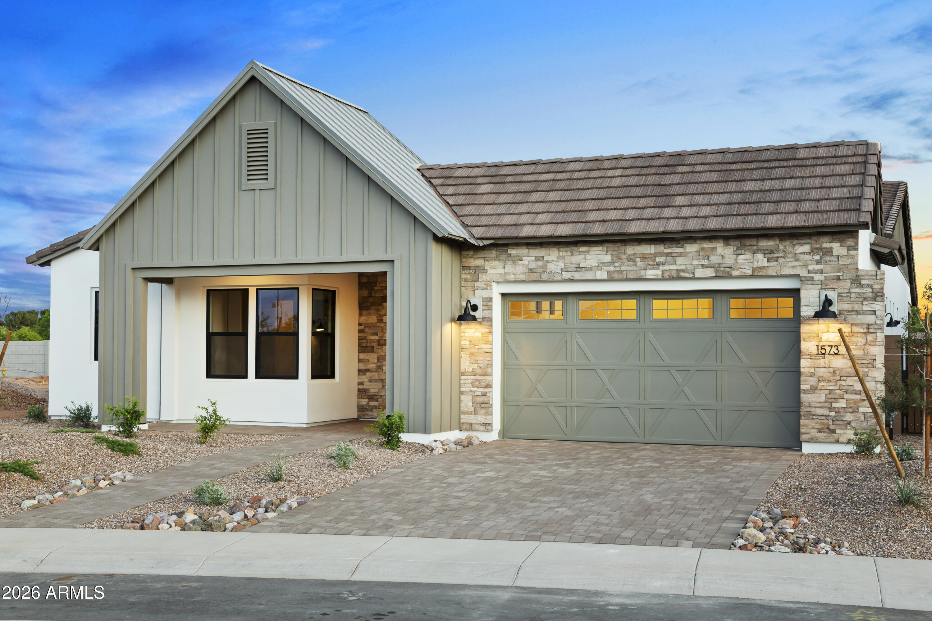 1573 E CHERRYWOOD Place