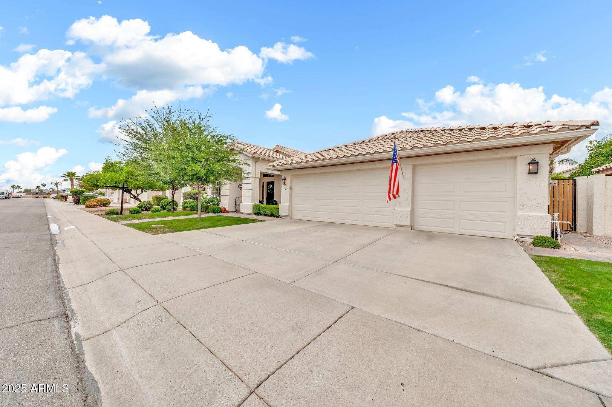 3440 E TOPEKA Drive