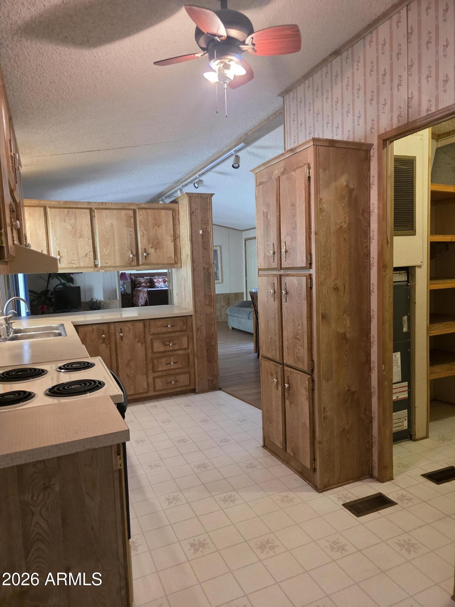 BOULDER RIDGE - Residential