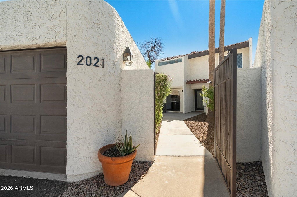 Photo of 2021 E Solana Drive, Tempe, AZ 85281 (MLS # 7089190)