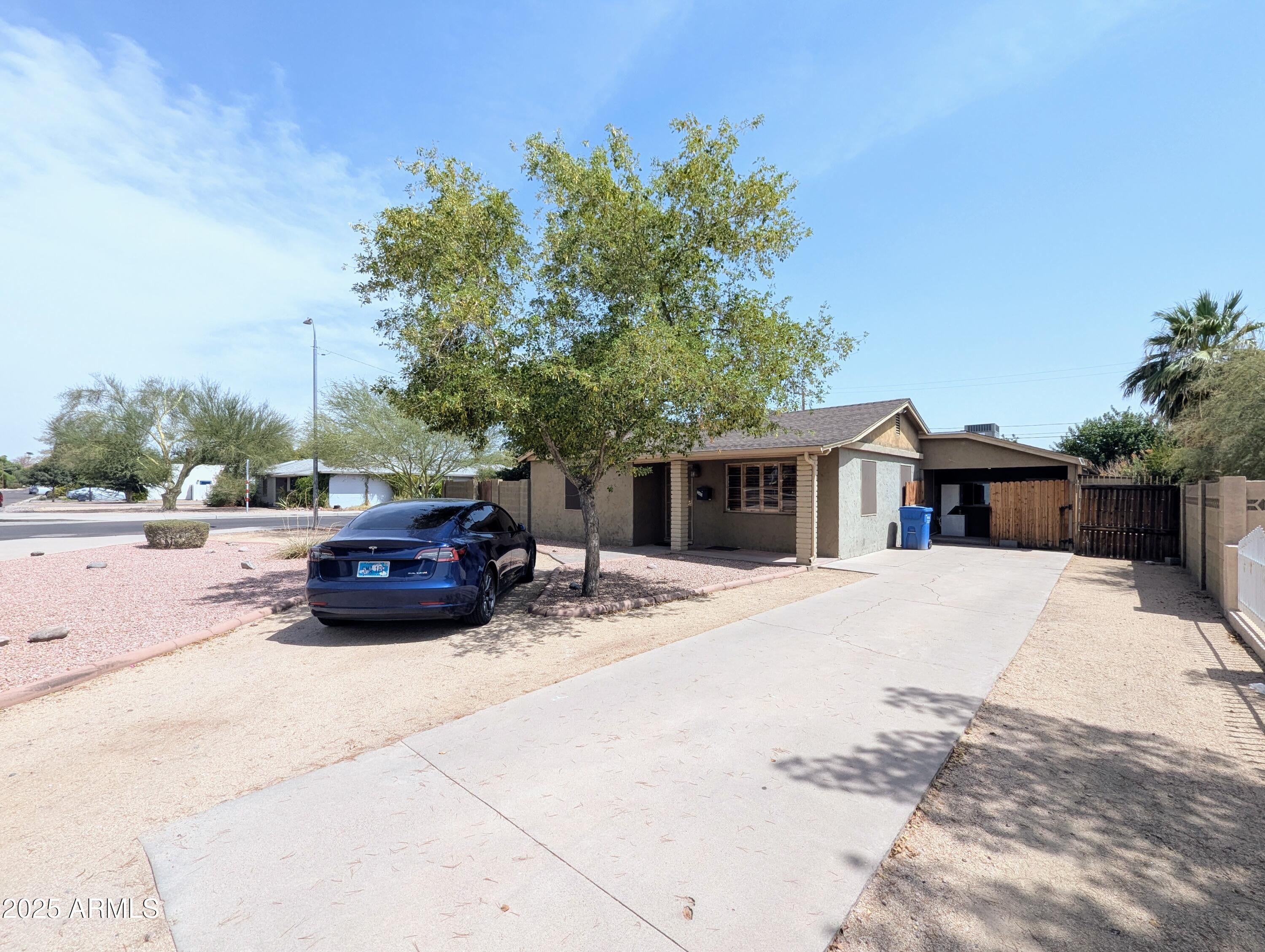 2443 E EARLL Drive 1