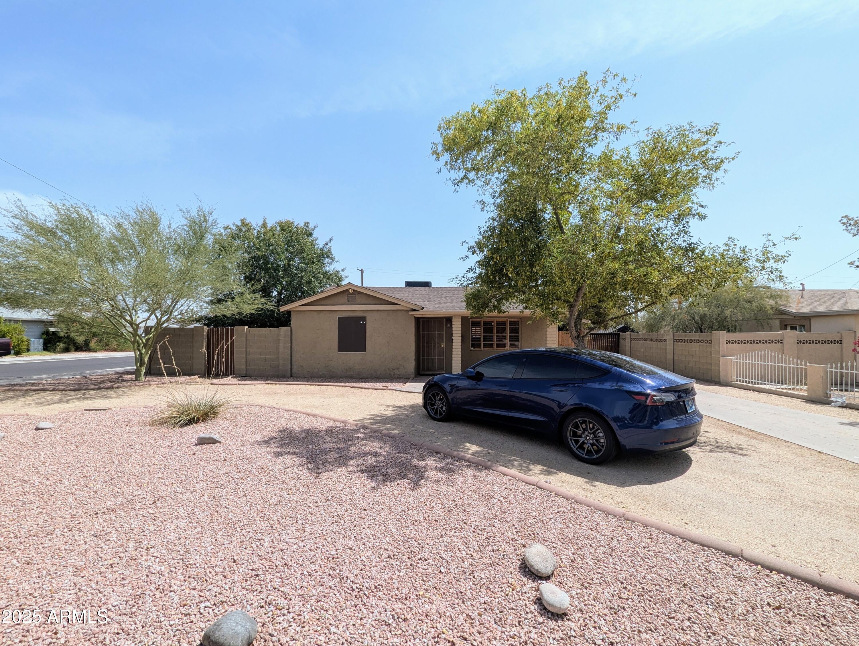 2443 E EARLL Drive 1