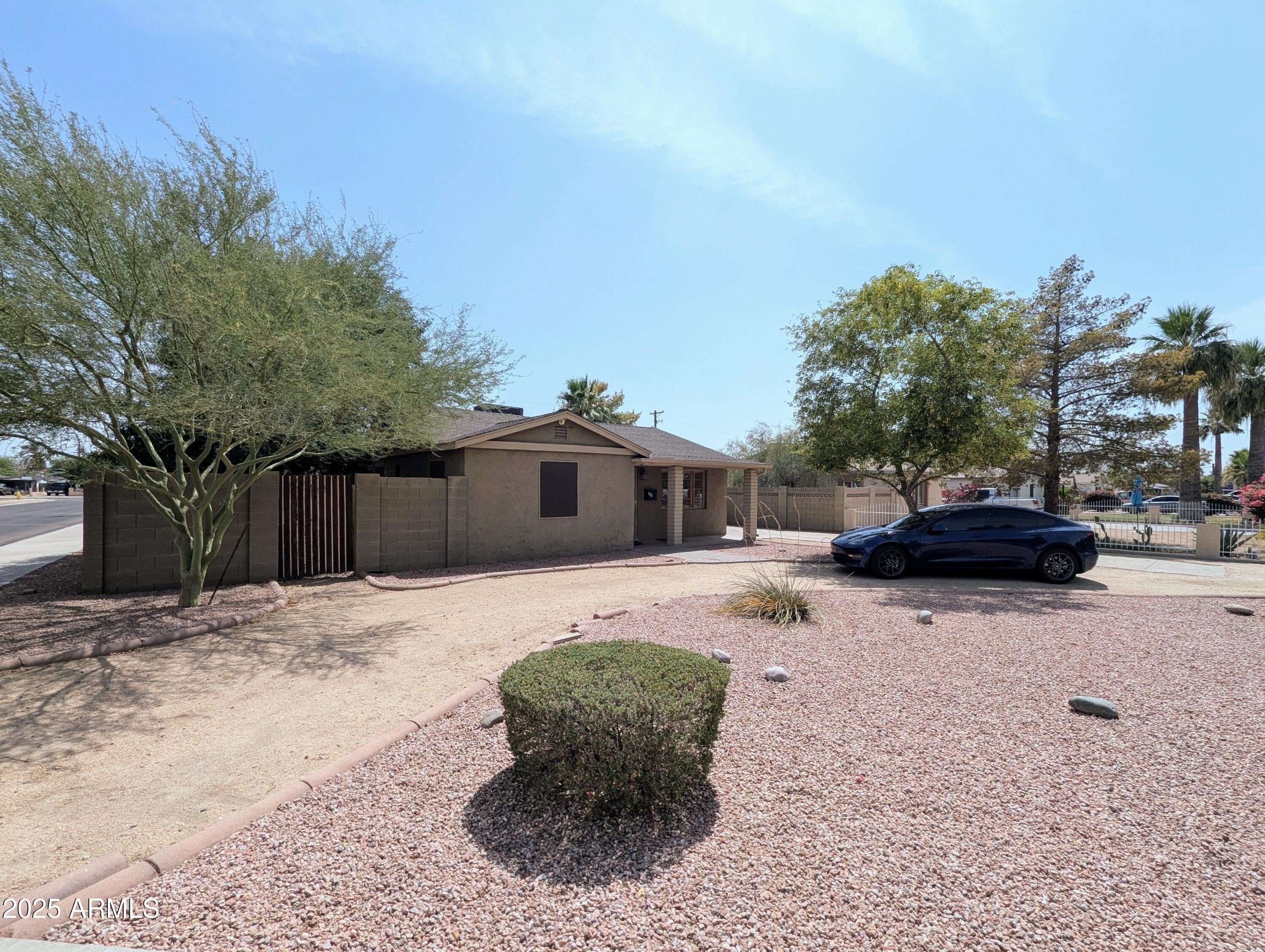 2443 E EARLL Drive 1