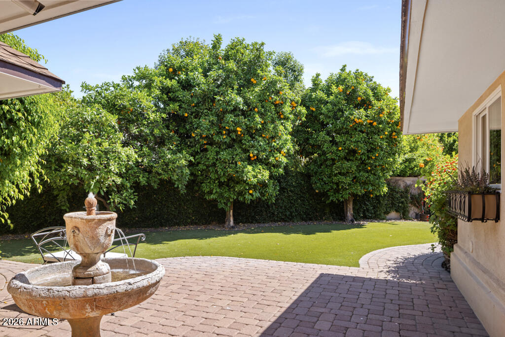 2126 E Pasadena Avenue