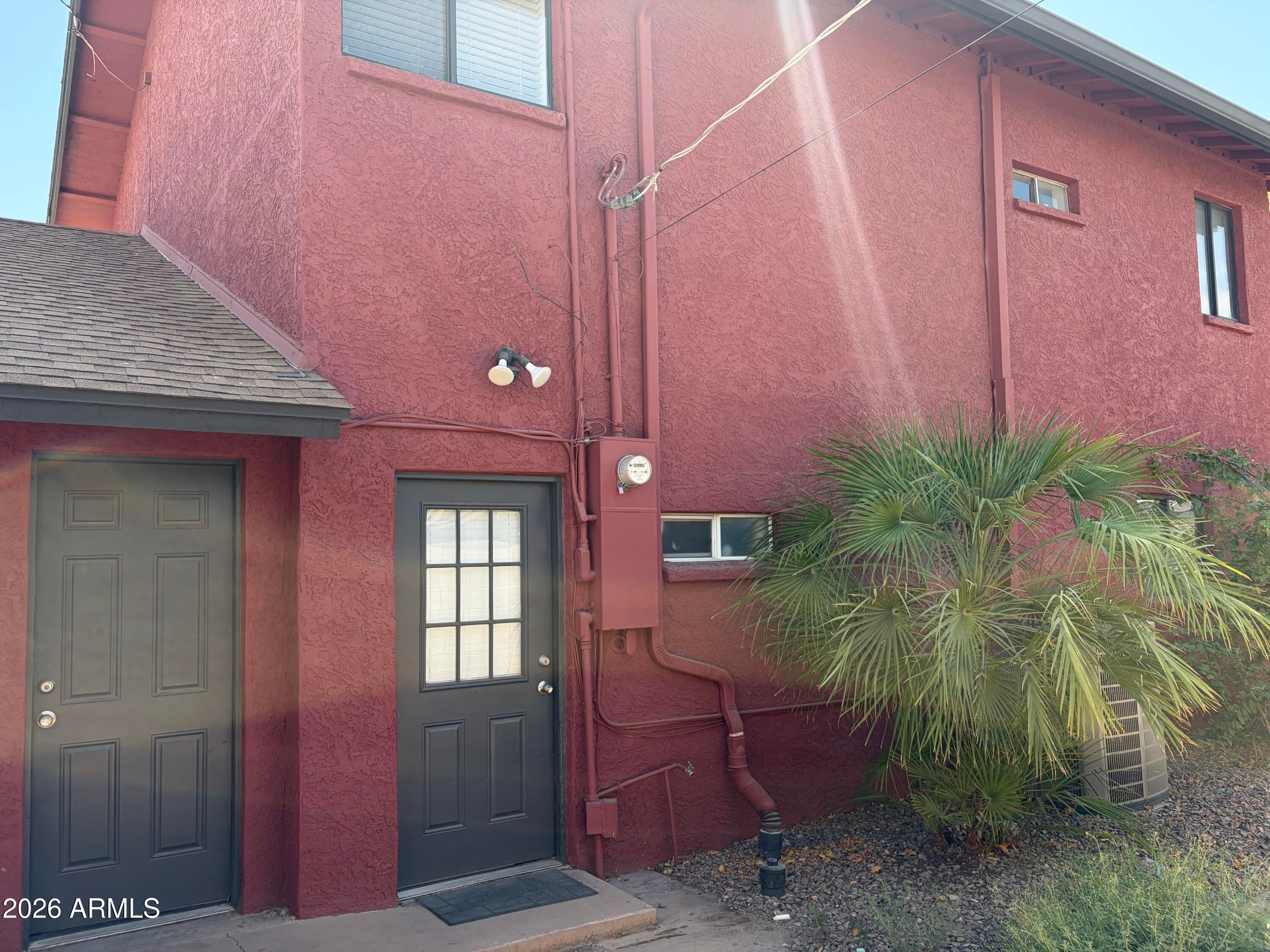 1904 W PALM Lane