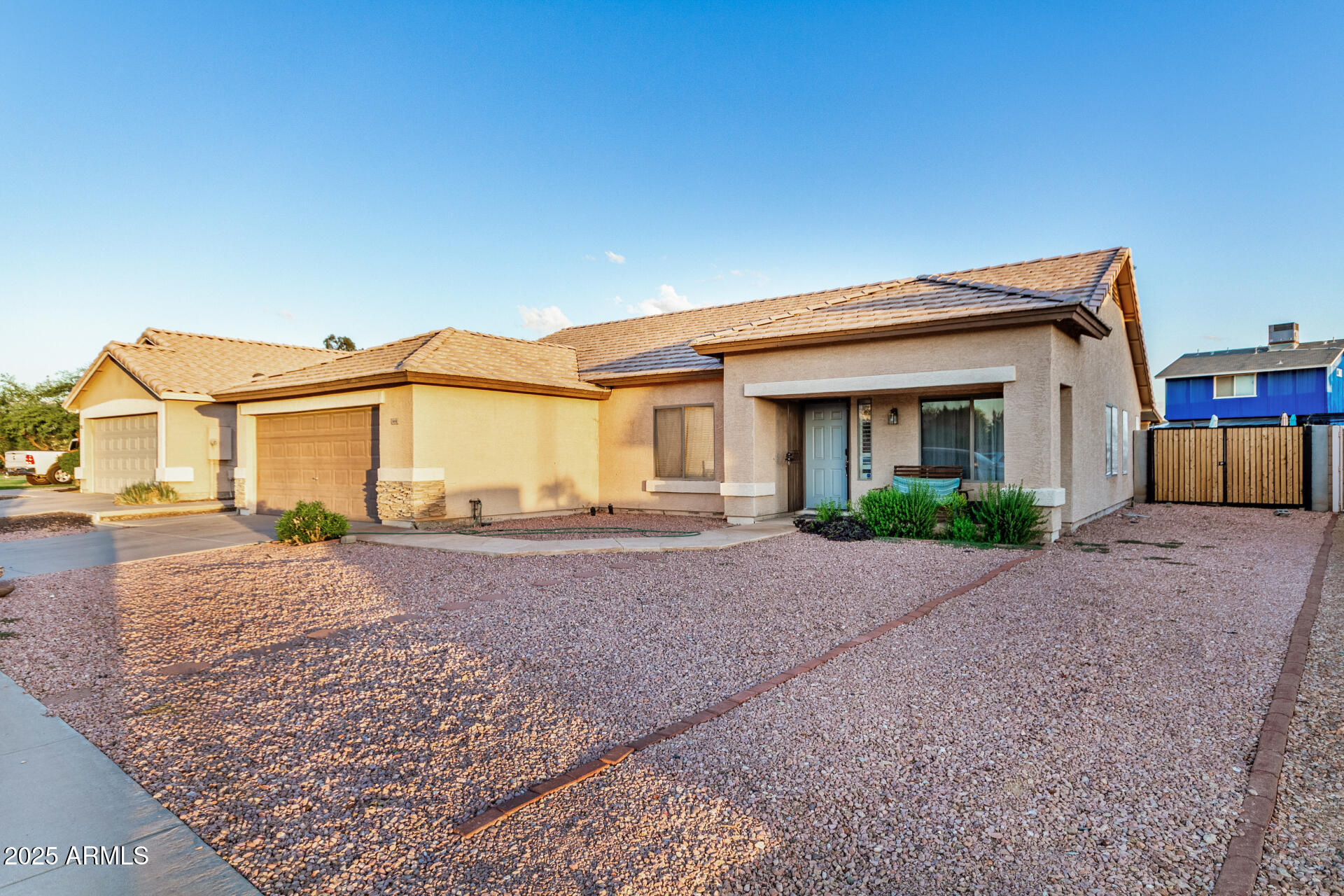 8441 W MINNEZONA Avenue