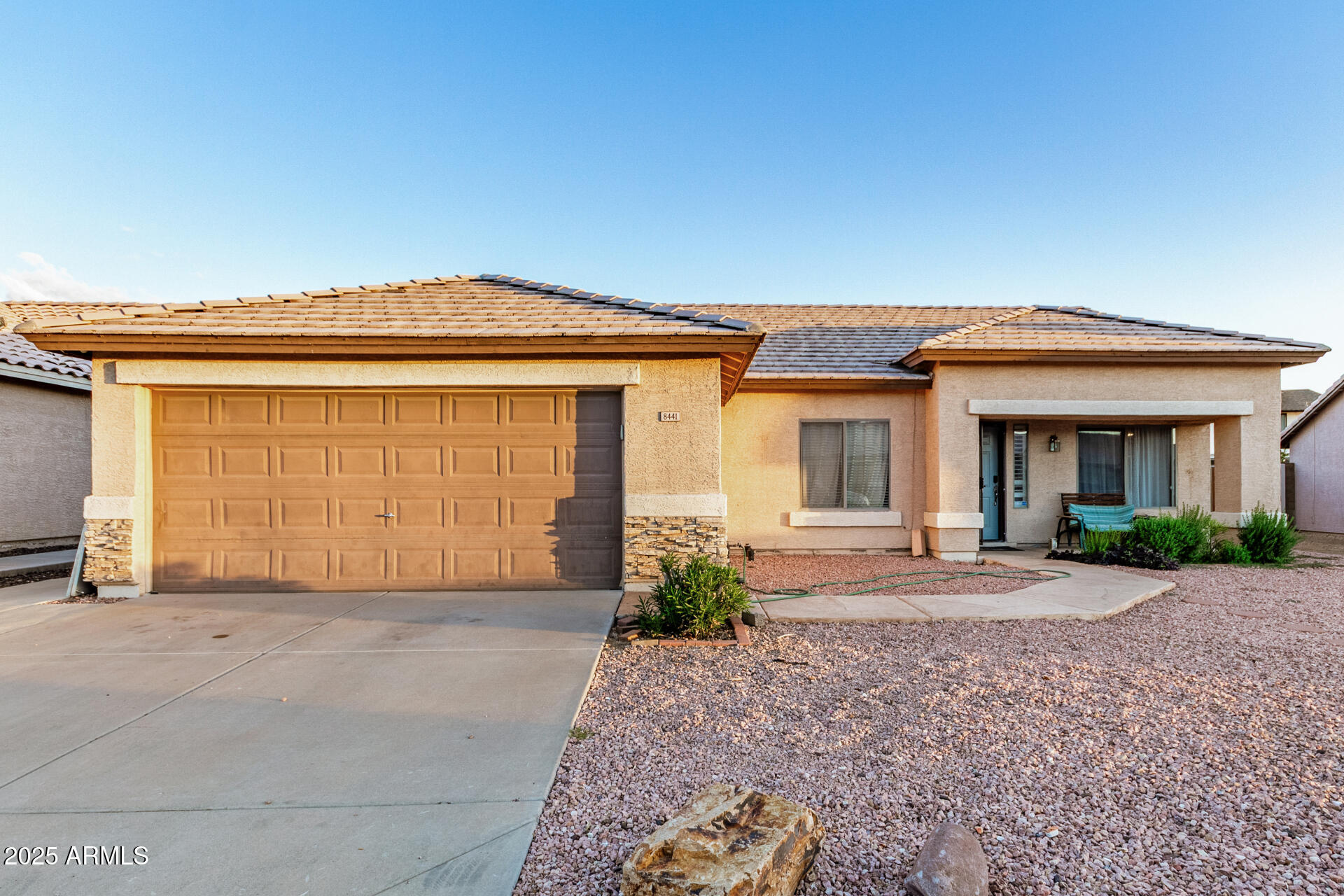 8441 W MINNEZONA Avenue