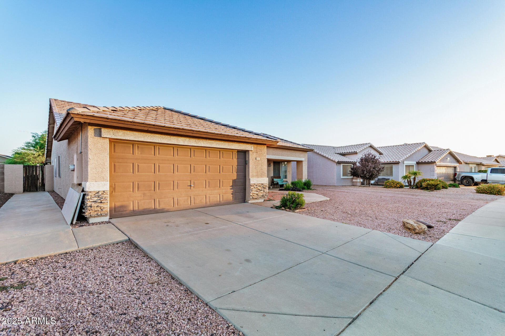 8441 W MINNEZONA Avenue