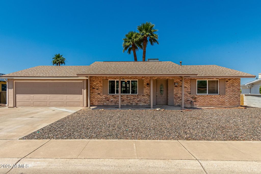 Photo of 10216 N 110th Avenue, Sun City, AZ 85351 (MLS # 6878139)