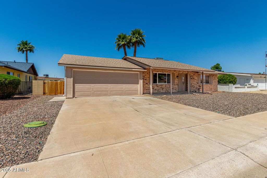 Photo of 10216 N 110th Avenue, Sun City, AZ 85351 (MLS # 6878139)