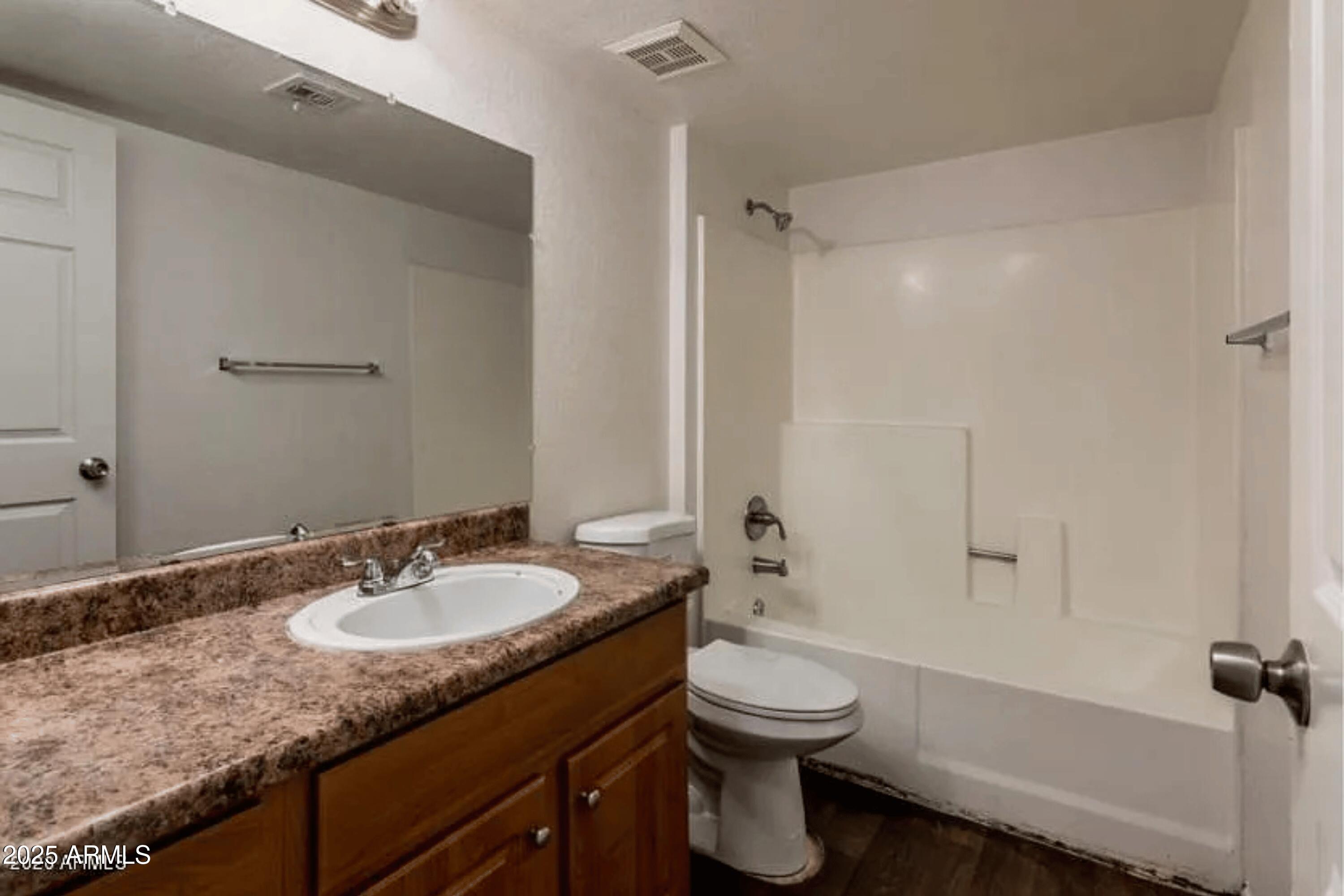 3810 N MARYVALE Parkway 2029