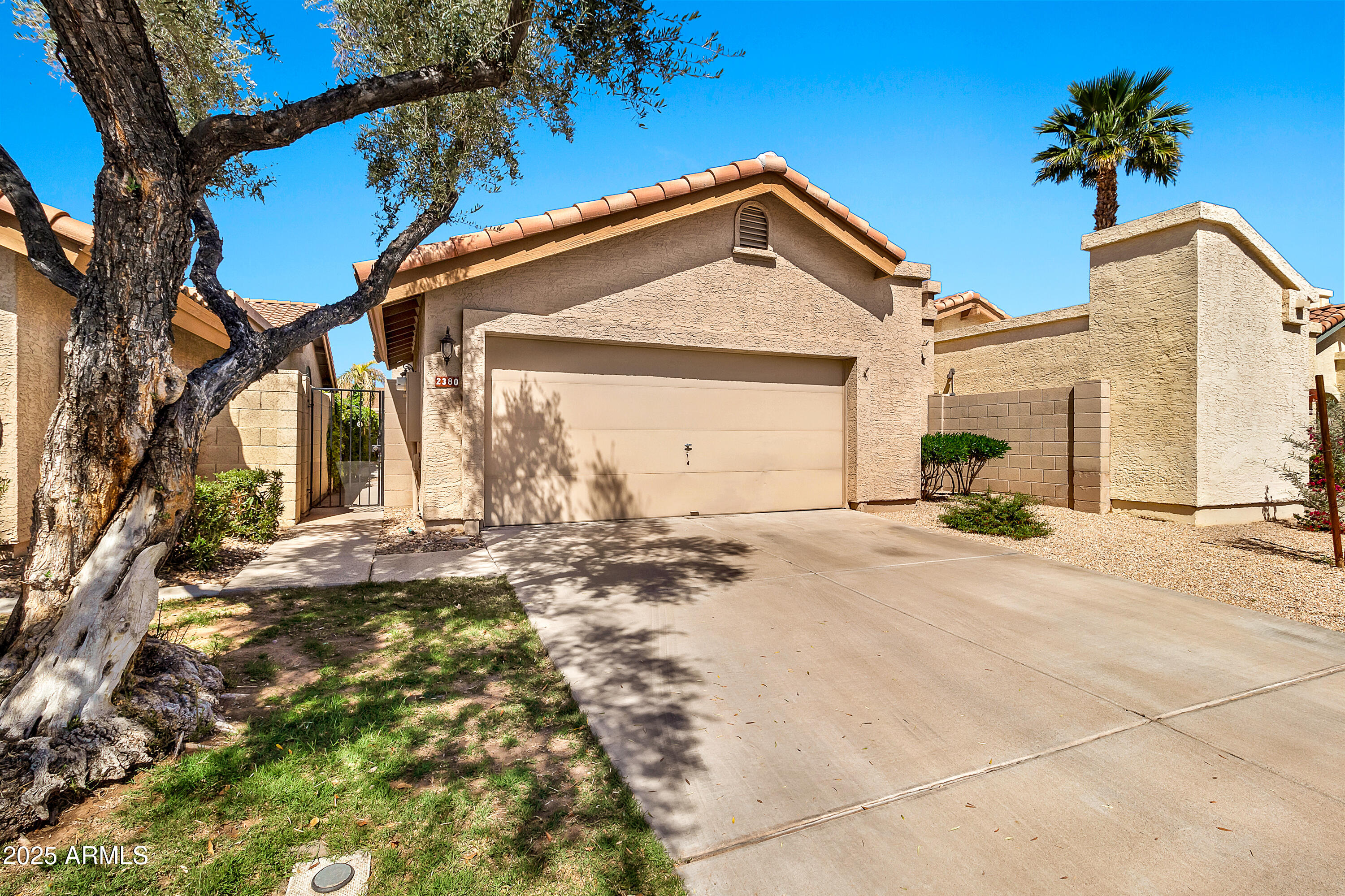 2380 W COMSTOCK Drive