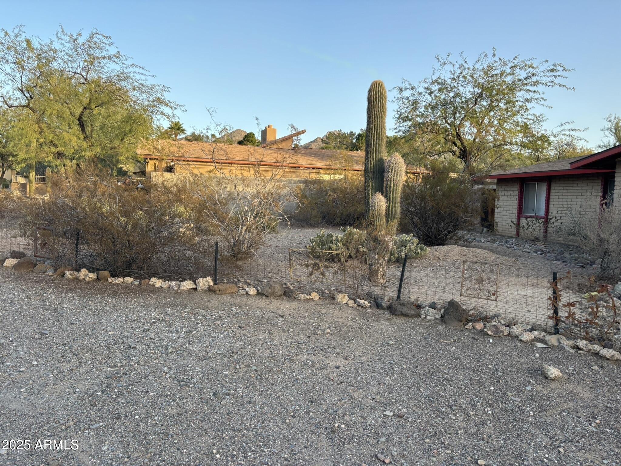 1735 E GRISWOLD Road