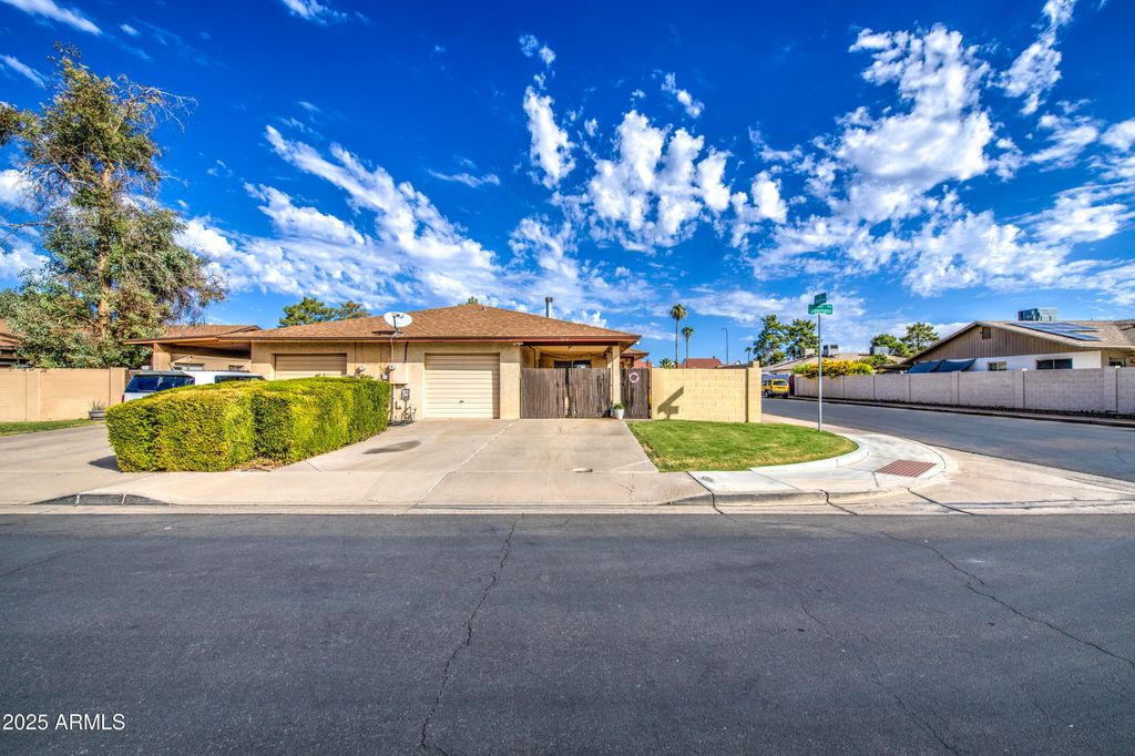 Photo of 1934 E Inverness Avenue, Mesa, AZ 85204 (MLS # 6931616)