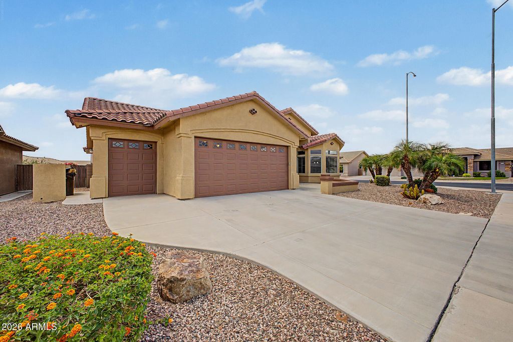 Photo of 2746 S Elderwood Circle, Mesa, AZ 85209 (MLS # 7024475)