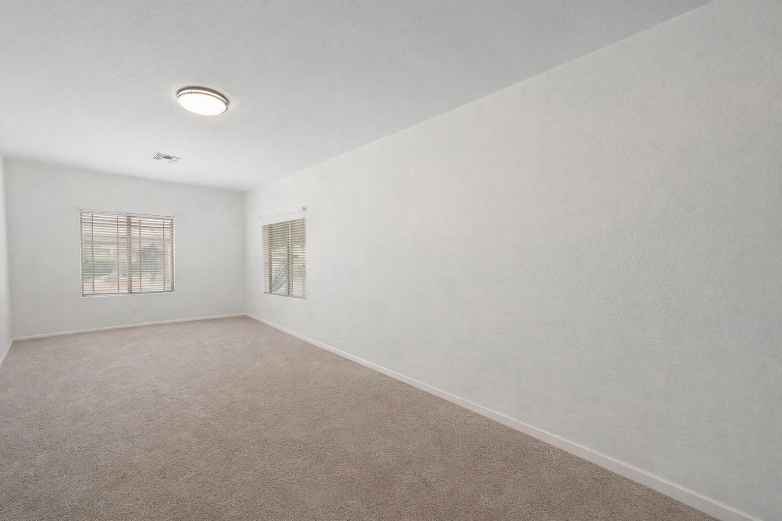 5404 E Lonesome Trail