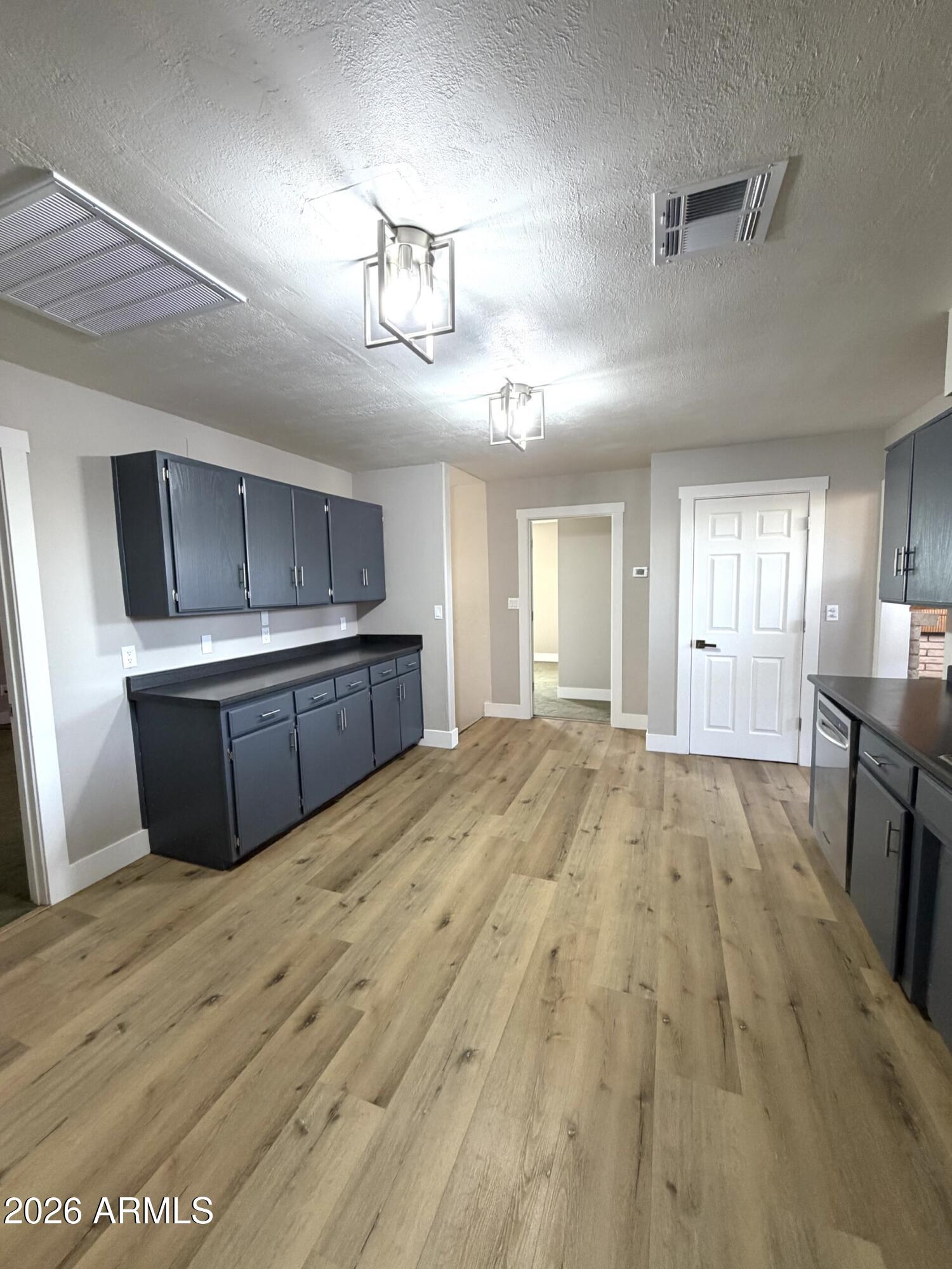 2750 E 15TH Street