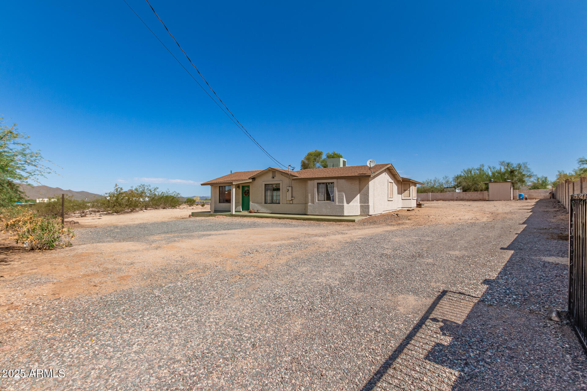 Homes 2 44446 N 14TH Street