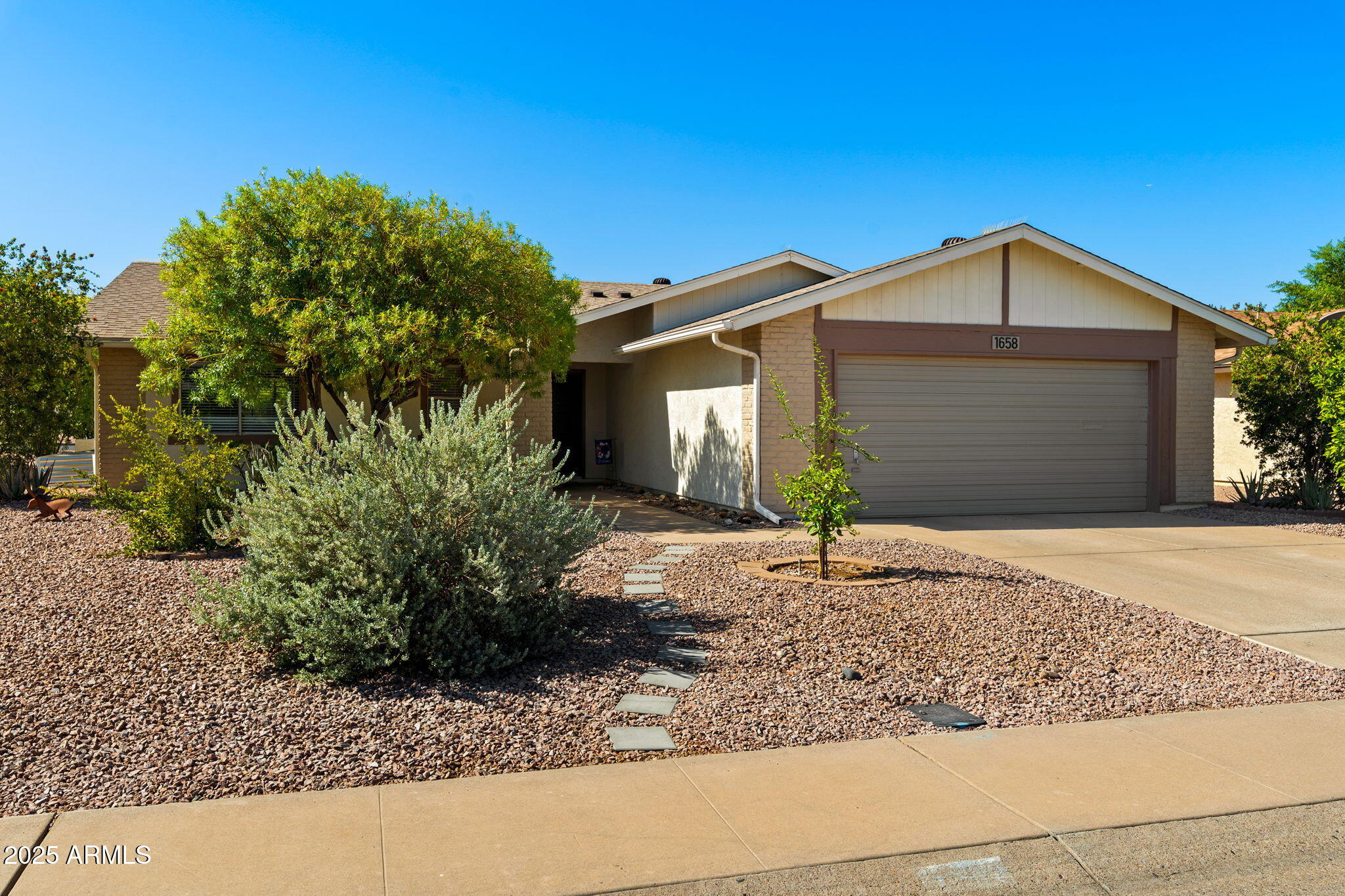 1658 LEISURE WORLD --