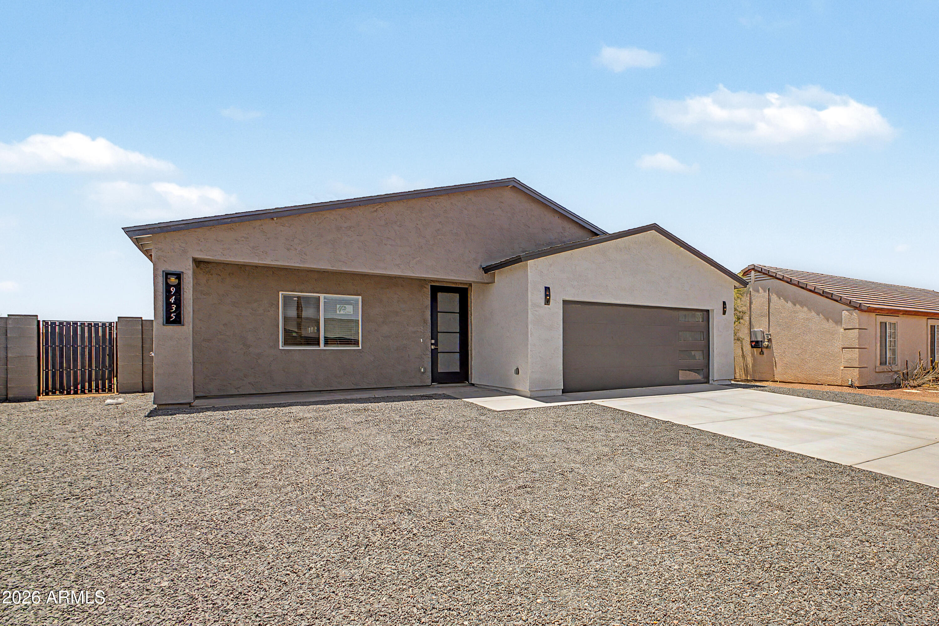 9435 W CONCORDIA Drive