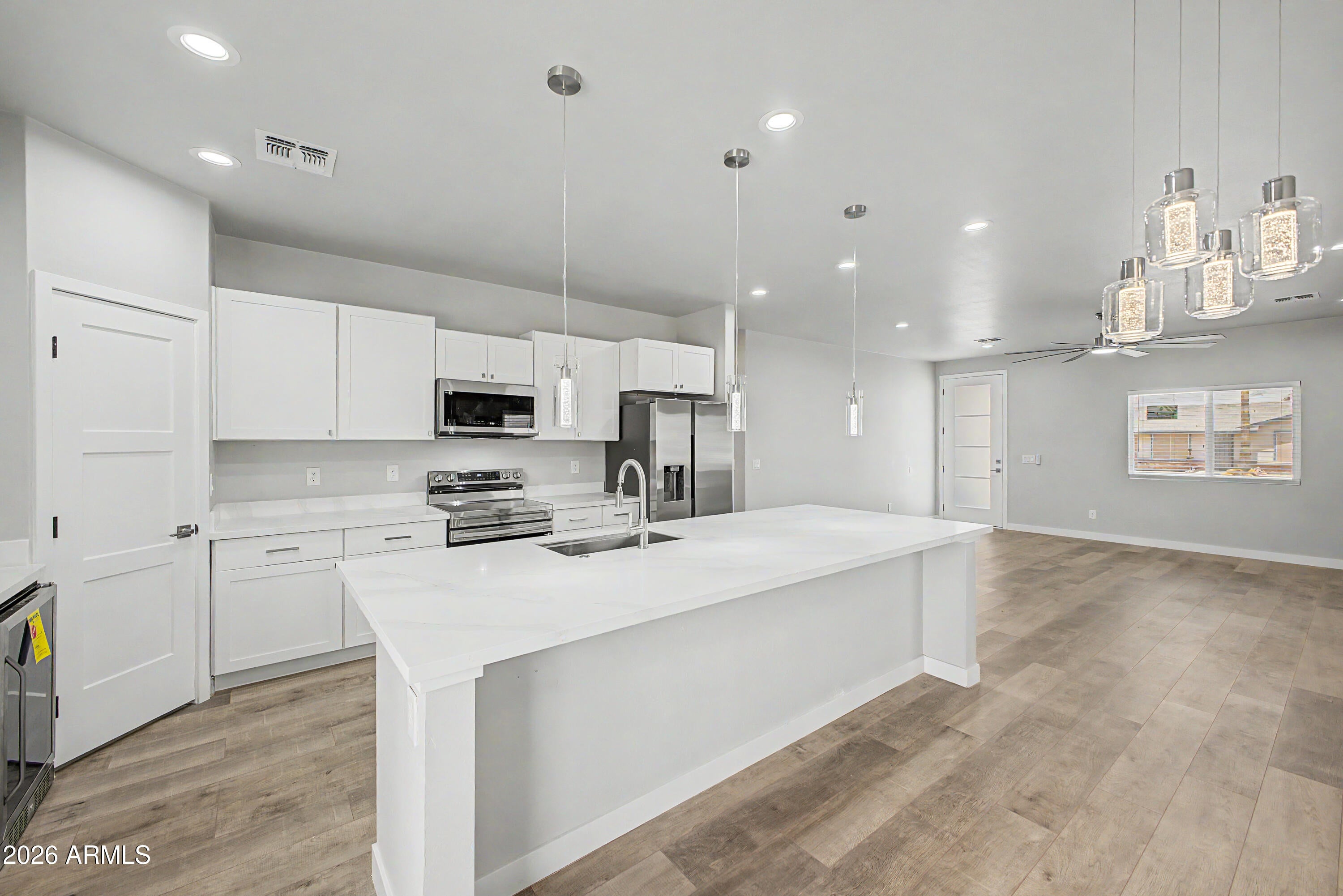 9435 W CONCORDIA Drive