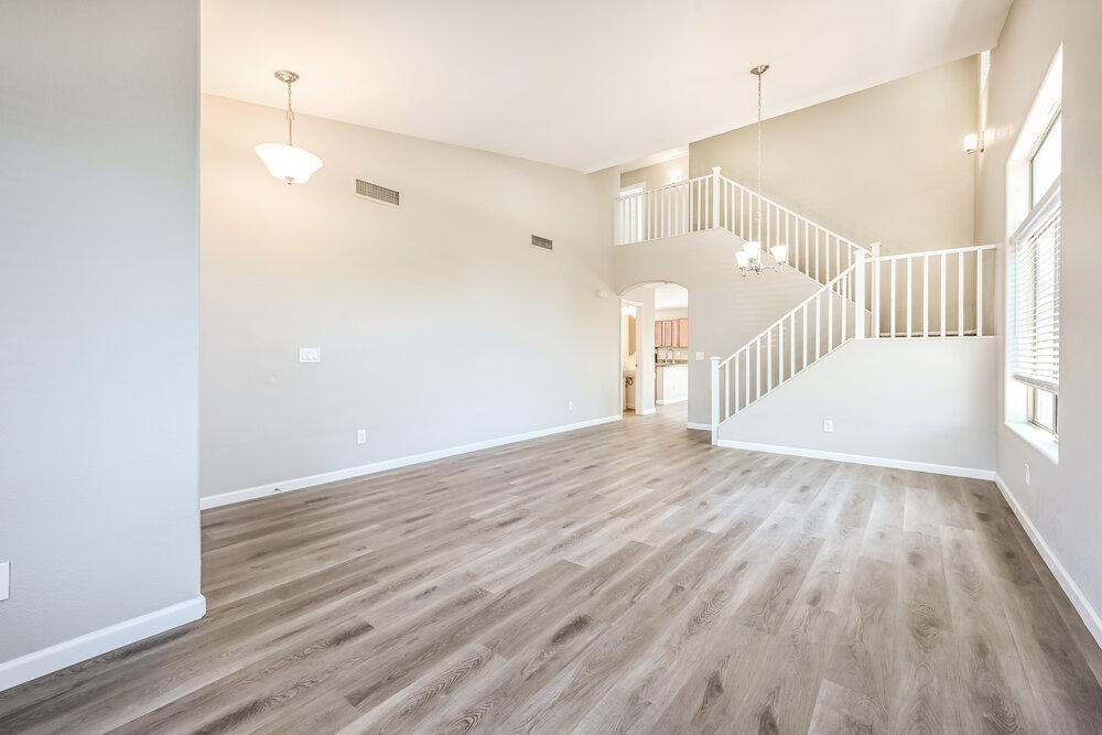 2531 W White Feather Lane