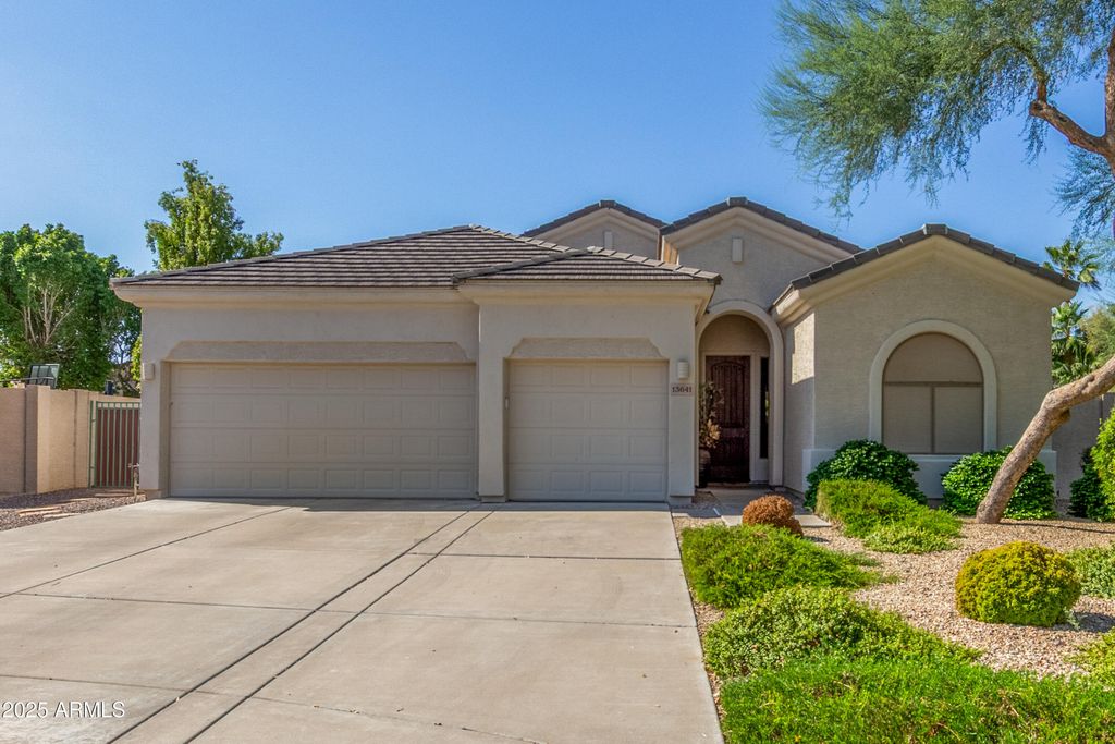 Photo of 13641 W Alvarado Drive, Goodyear, AZ 85395 (MLS # 6925594)