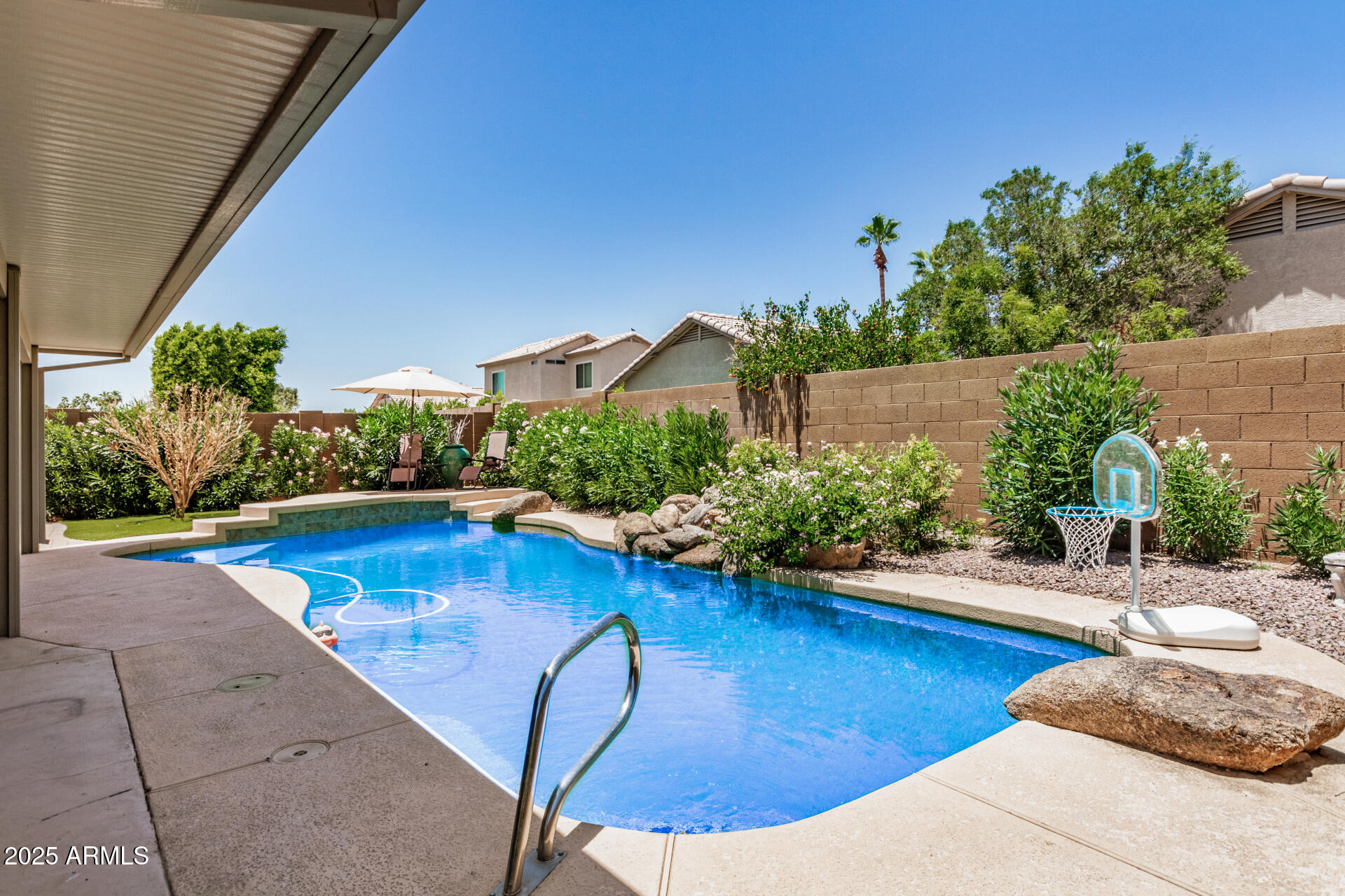 13216 W DESERT Lane