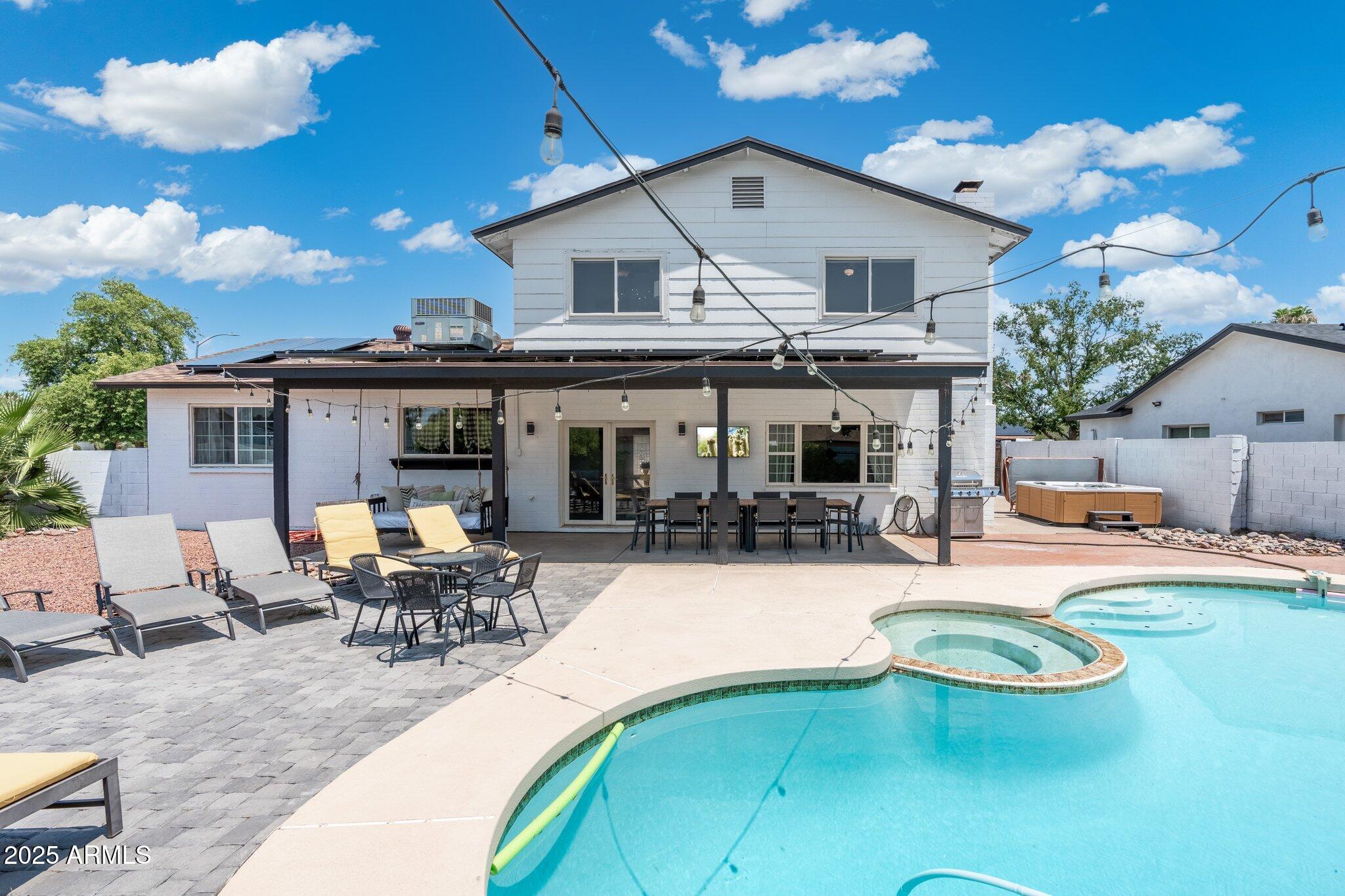 5101 E WINCHCOMB Drive