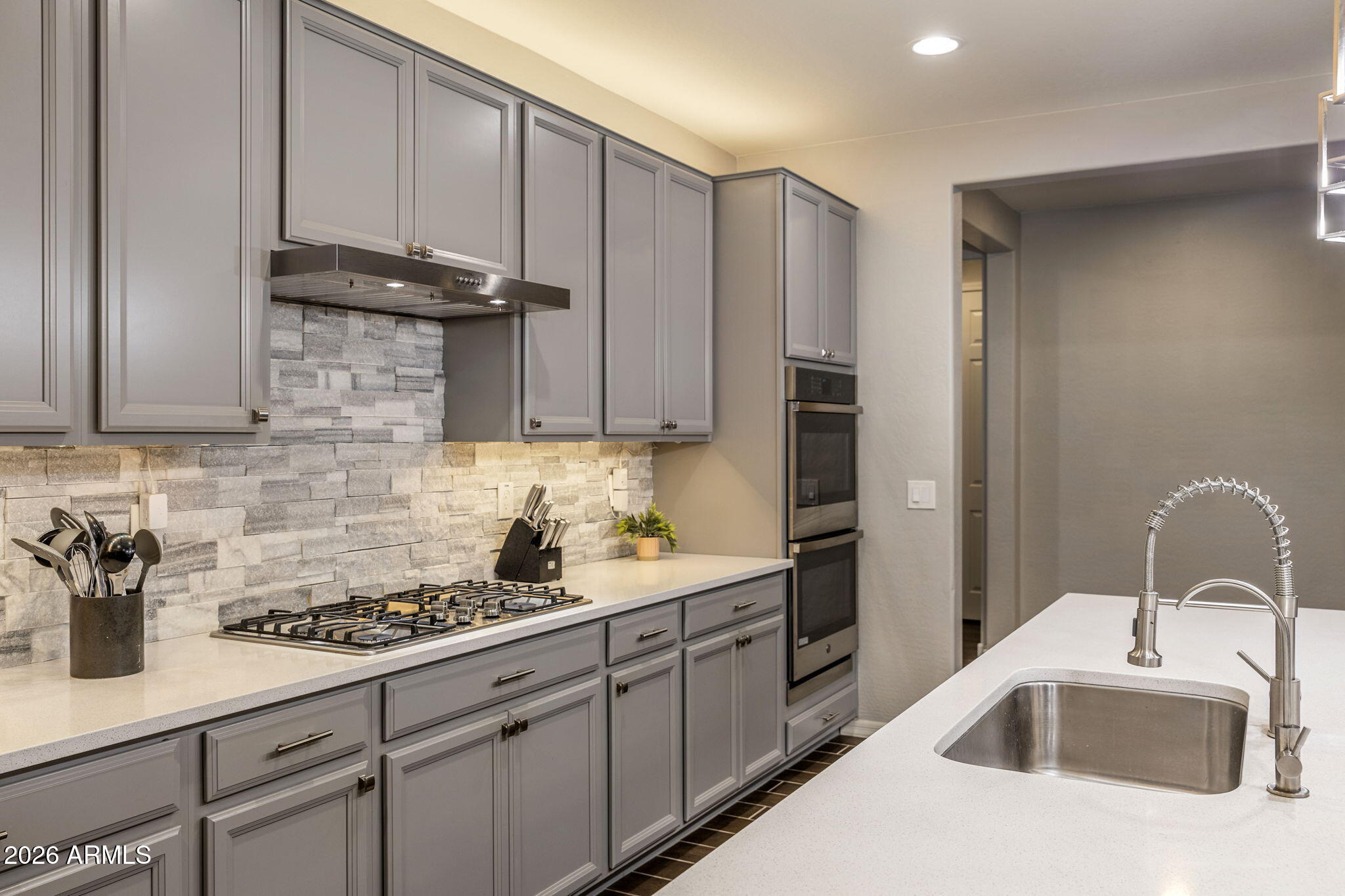 FALCON VIEW - Residential