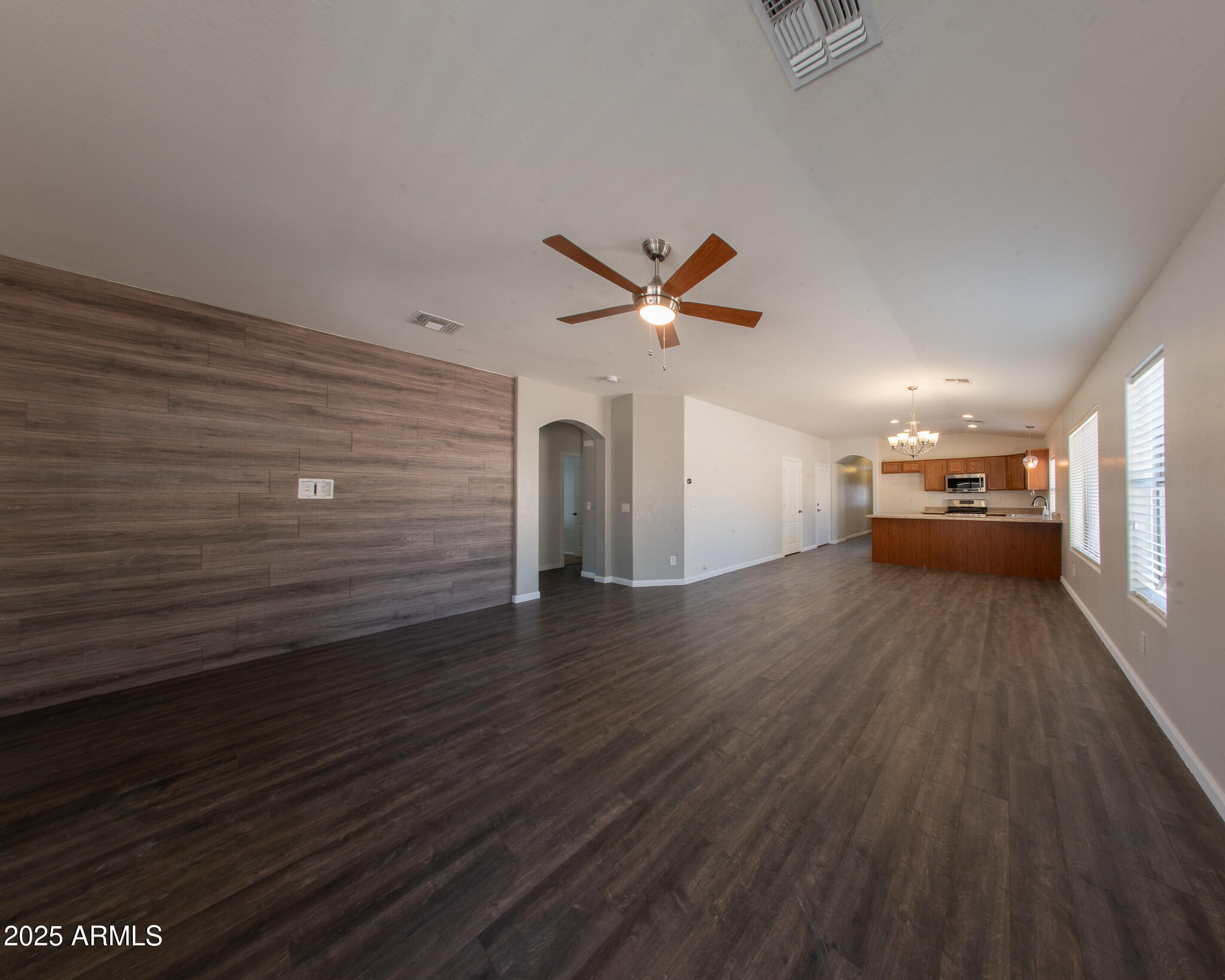 1381 E PRICKLY PEAR Drive