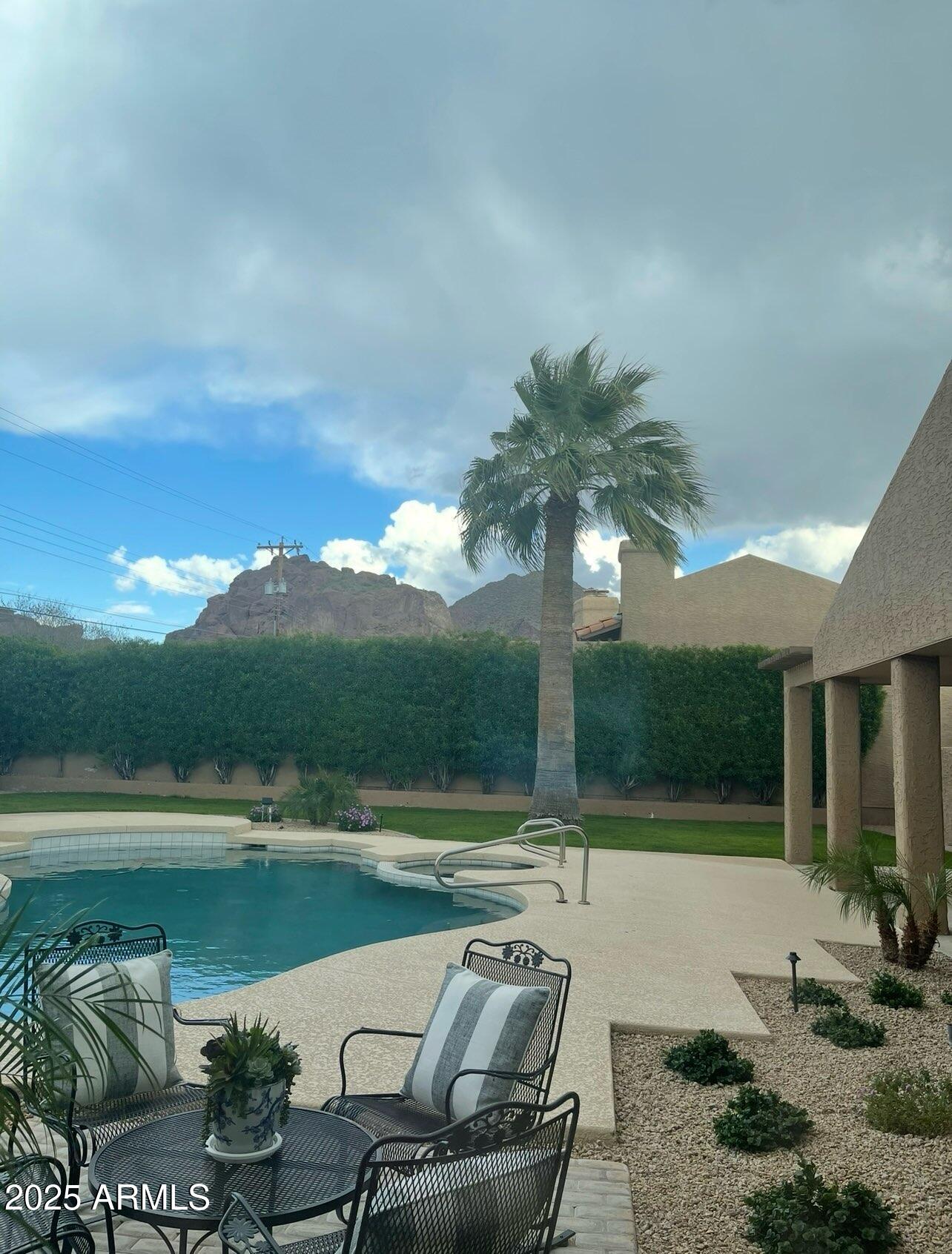 4436 E CAMELBACK Road 37