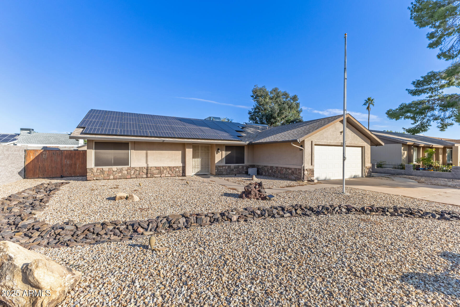 2338 W MONTE CRISTO Avenue