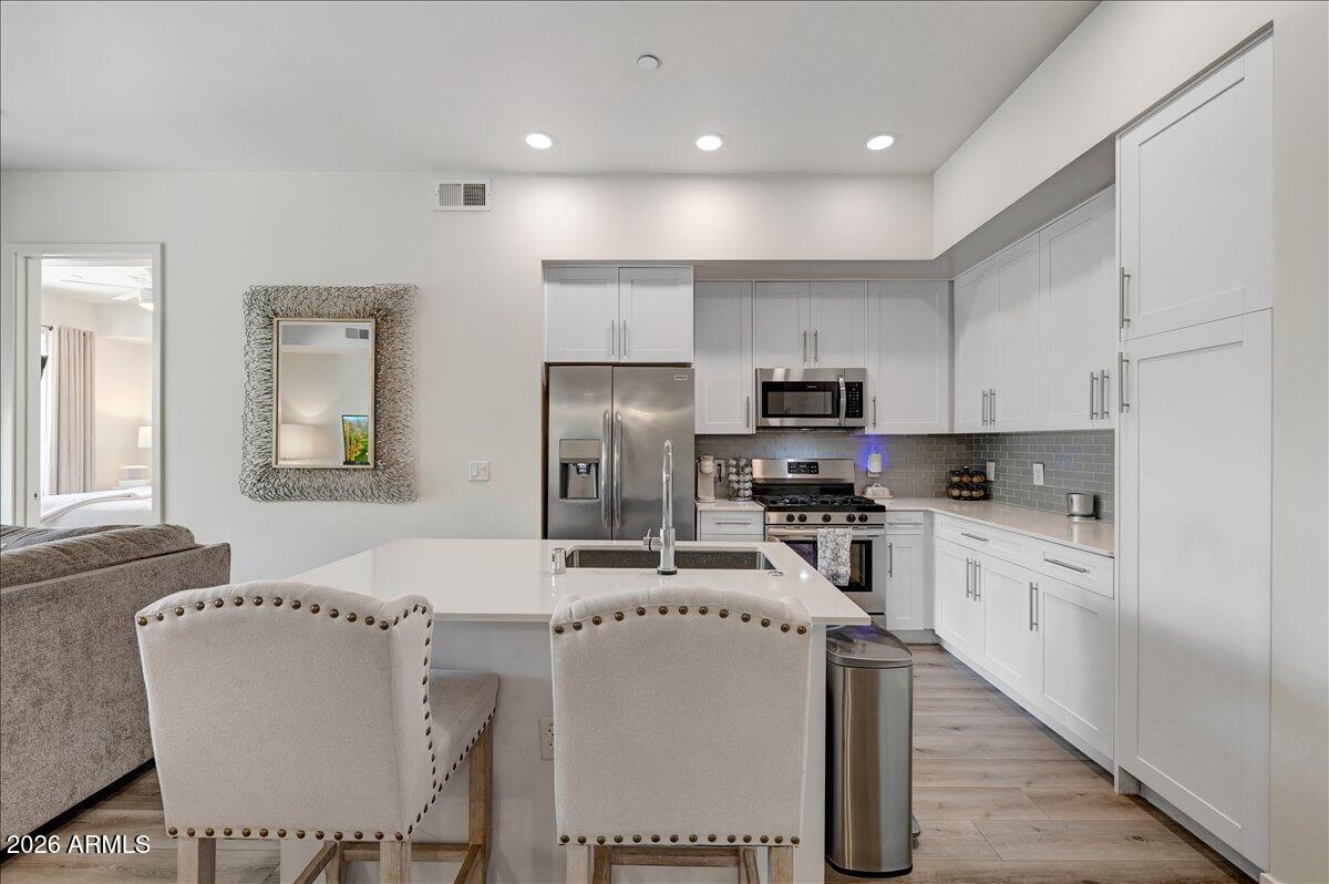 7300 E EARLL Drive 1013