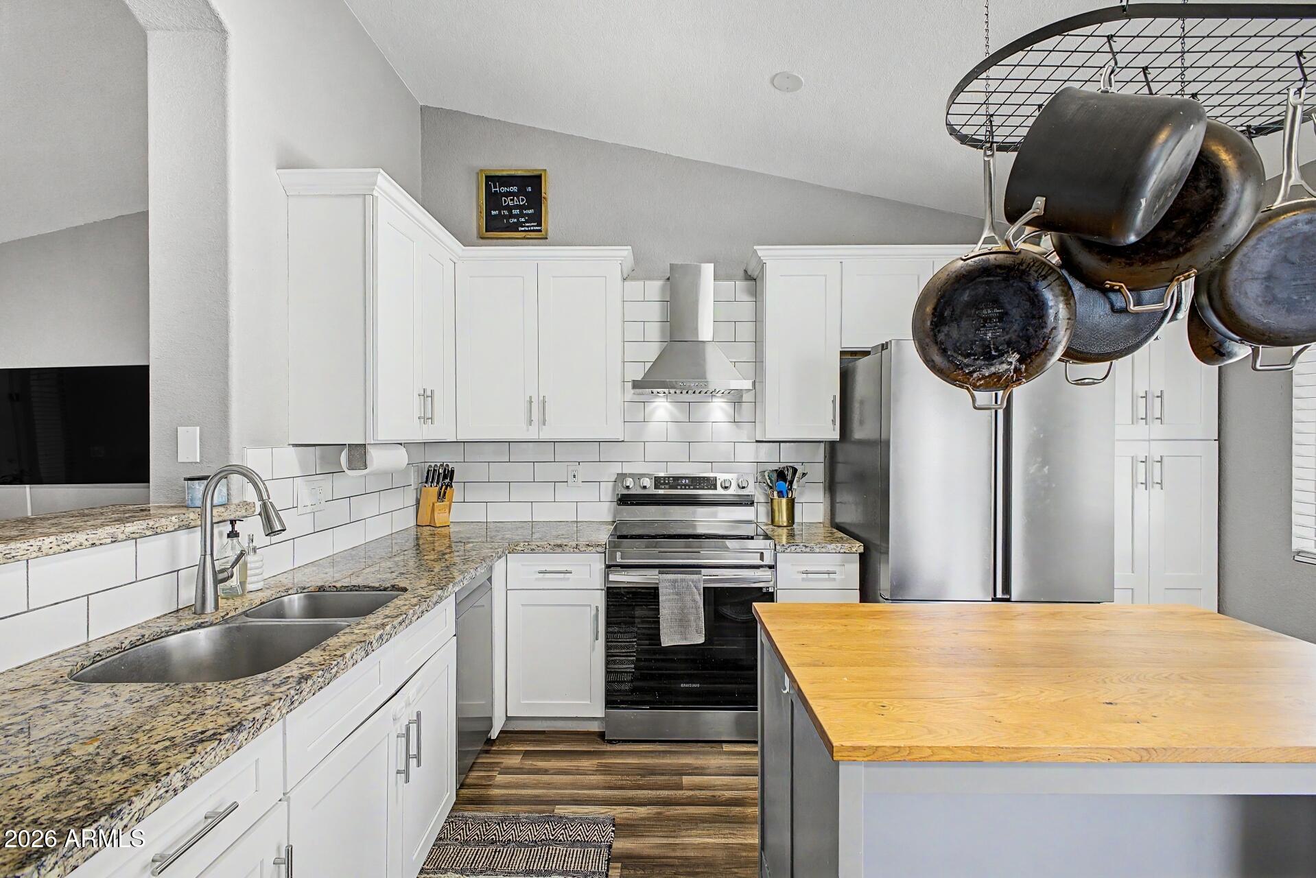 3631 W MELINDA Lane