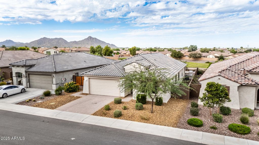 Photo of 1894 W Summer Lane, San Tan Valley, AZ 85144 (MLS # 6937702)