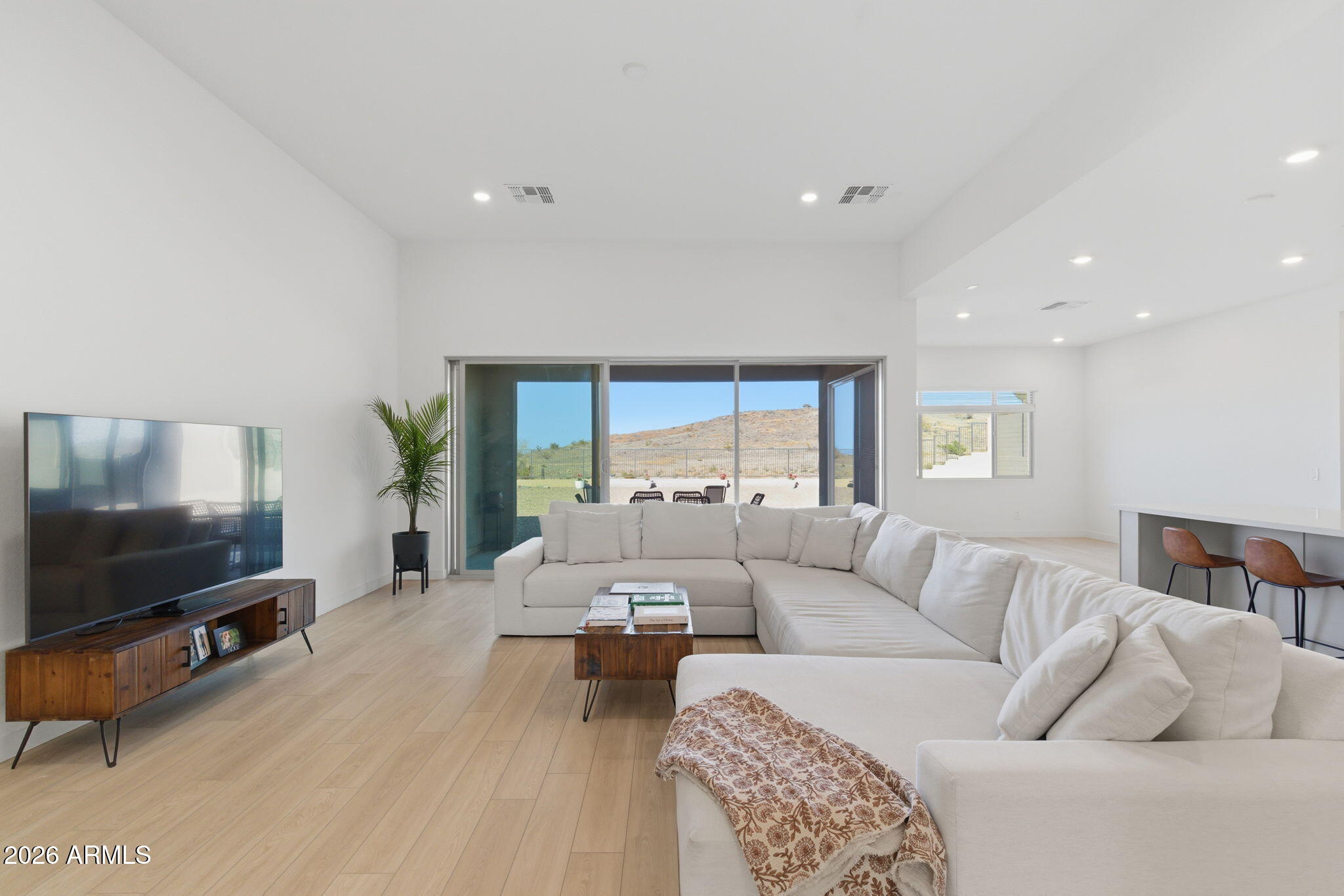 WHISPERING HILLS - Residential