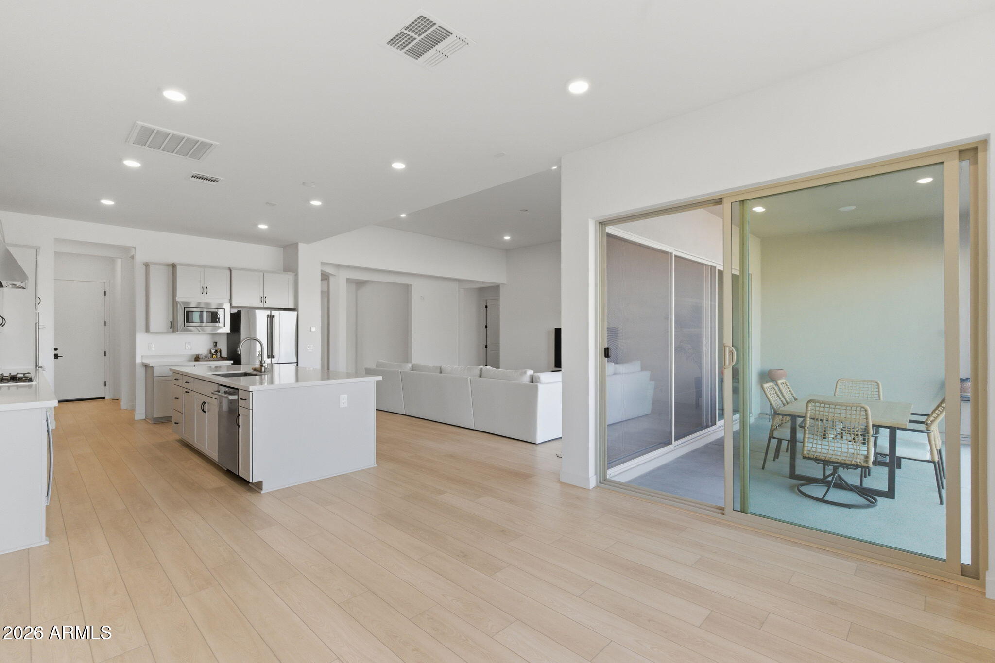 WHISPERING HILLS - Residential
