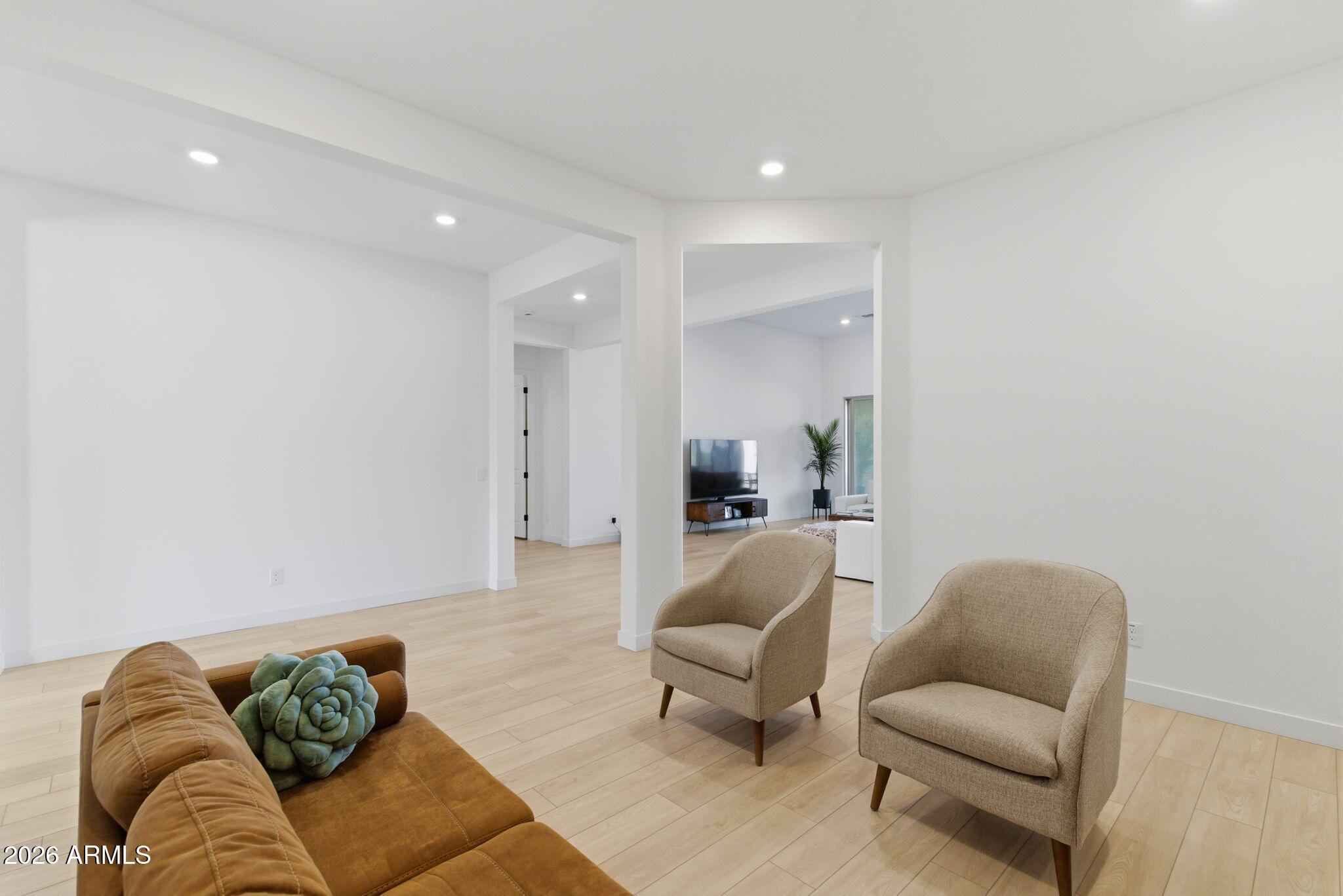 WHISPERING HILLS - Residential