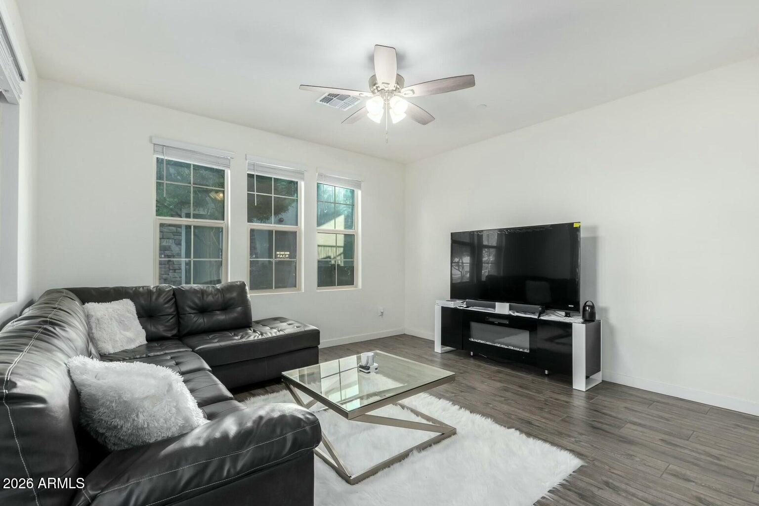 1918 E BRIDGEPORT Parkway 102