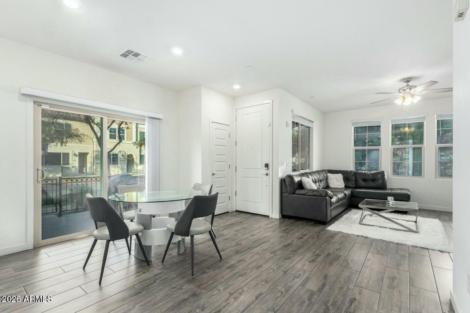 1918 E BRIDGEPORT Parkway 102