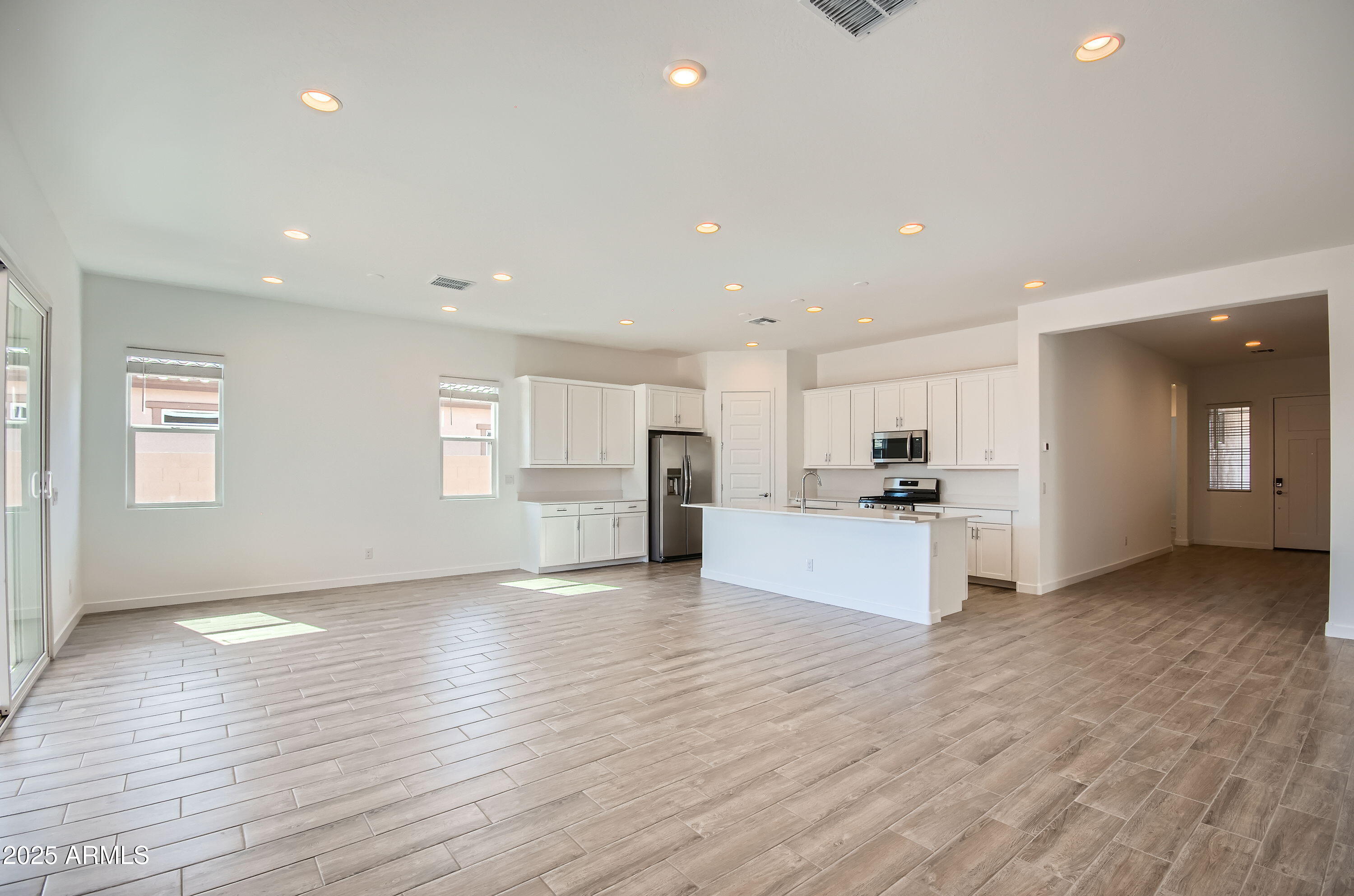 855 W PERALTA Pass